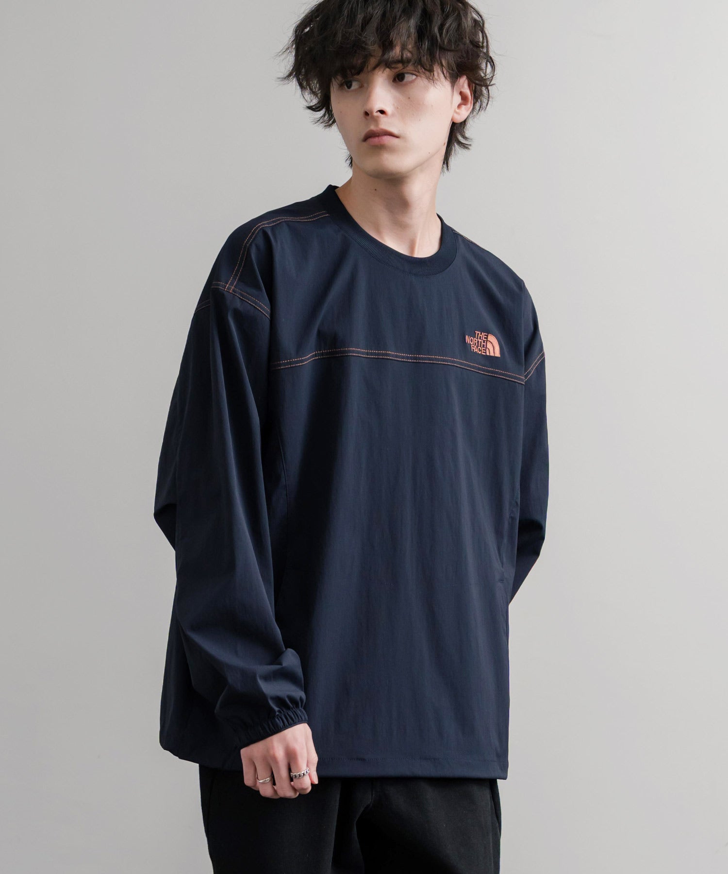 日本未展開モデル THE NORTH FACE ザ・ノースフェイス WHITE LABEL ホワイトレーベル TNF LOGO CREWNECK ワンポイントロゴステッチ長袖カットソー 15434