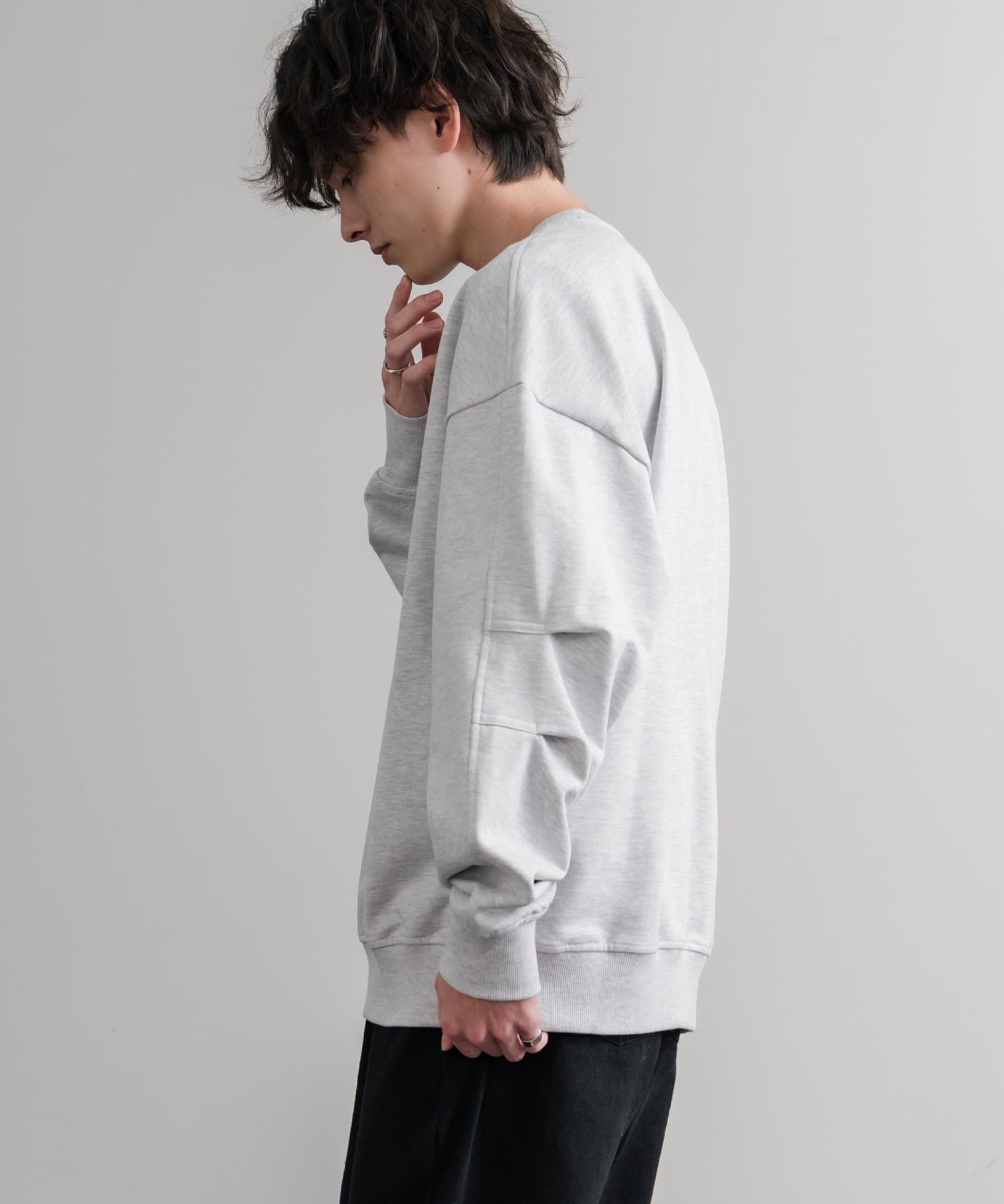 新色追加 日本未展開モデル WHITE LABEL THE NORTH FACE ESSENTIAL SWEATSHIRTS ルーズフィットワンポイントロゴスウェットトレーナー 15459