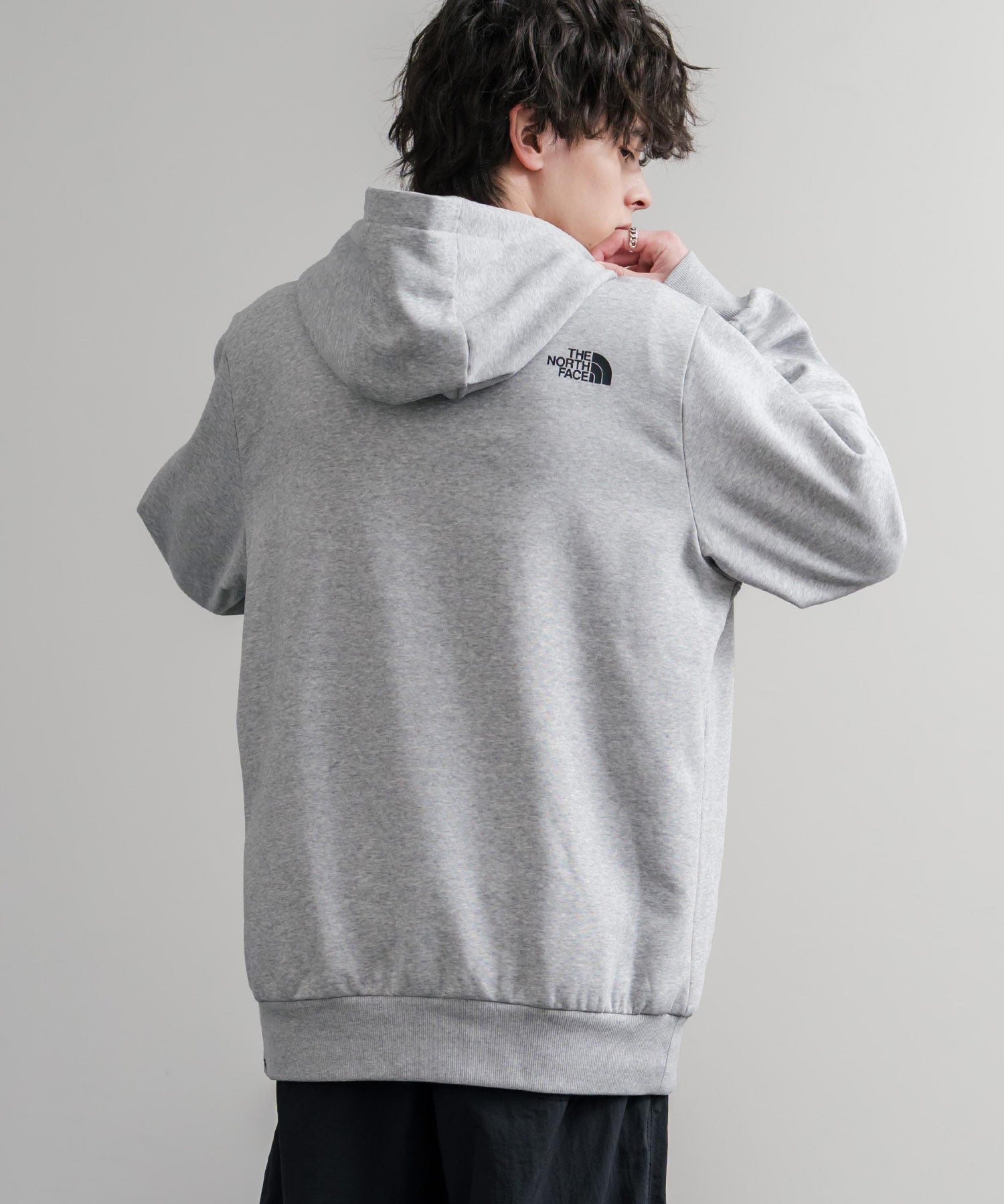 THE NORTH FACE ザ・ノースフェイス FINE HOODIE/裏起毛ロゴワンポイントプルオーバーパーカー 15485
