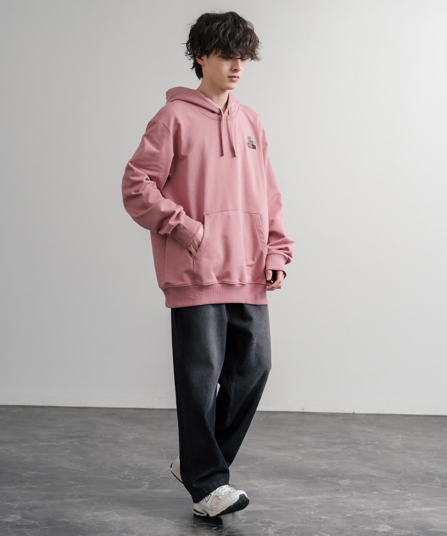 THE NORTH FACE ザ・ノースフェイス FLOWER DOME RELAXED HD SWEATSHIRT GPT ワンポイントフワラー刺繍裏毛パーカー 15488