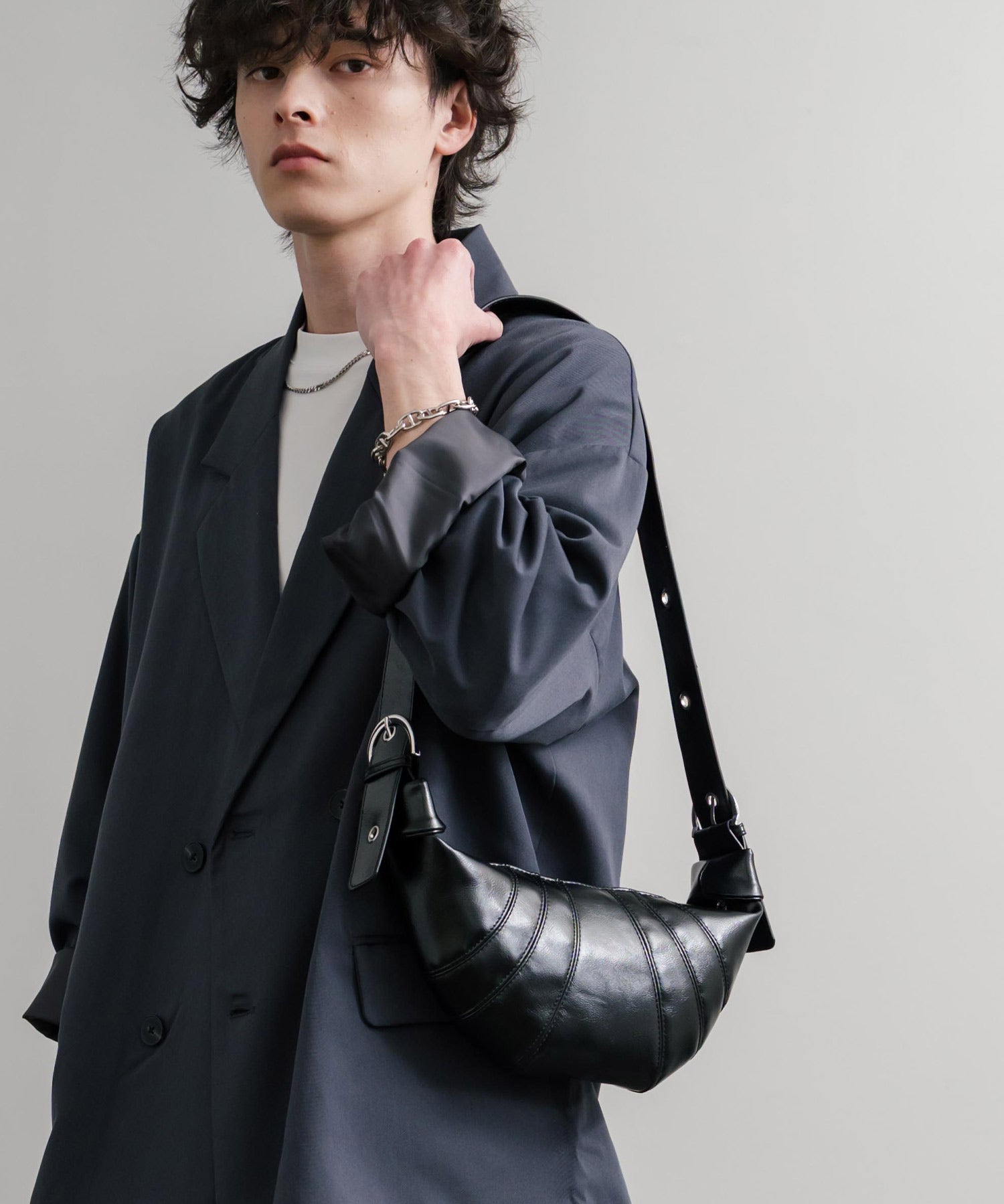 PUレザー クロワッサン型ショルダーバッグ/ボディバッグ 15510