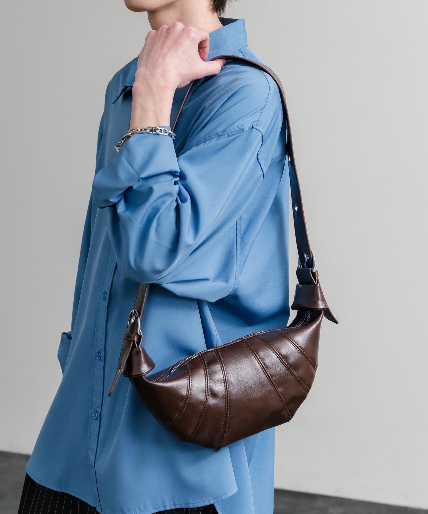 PUレザー クロワッサン型ショルダーバッグ/ボディバッグ 15510