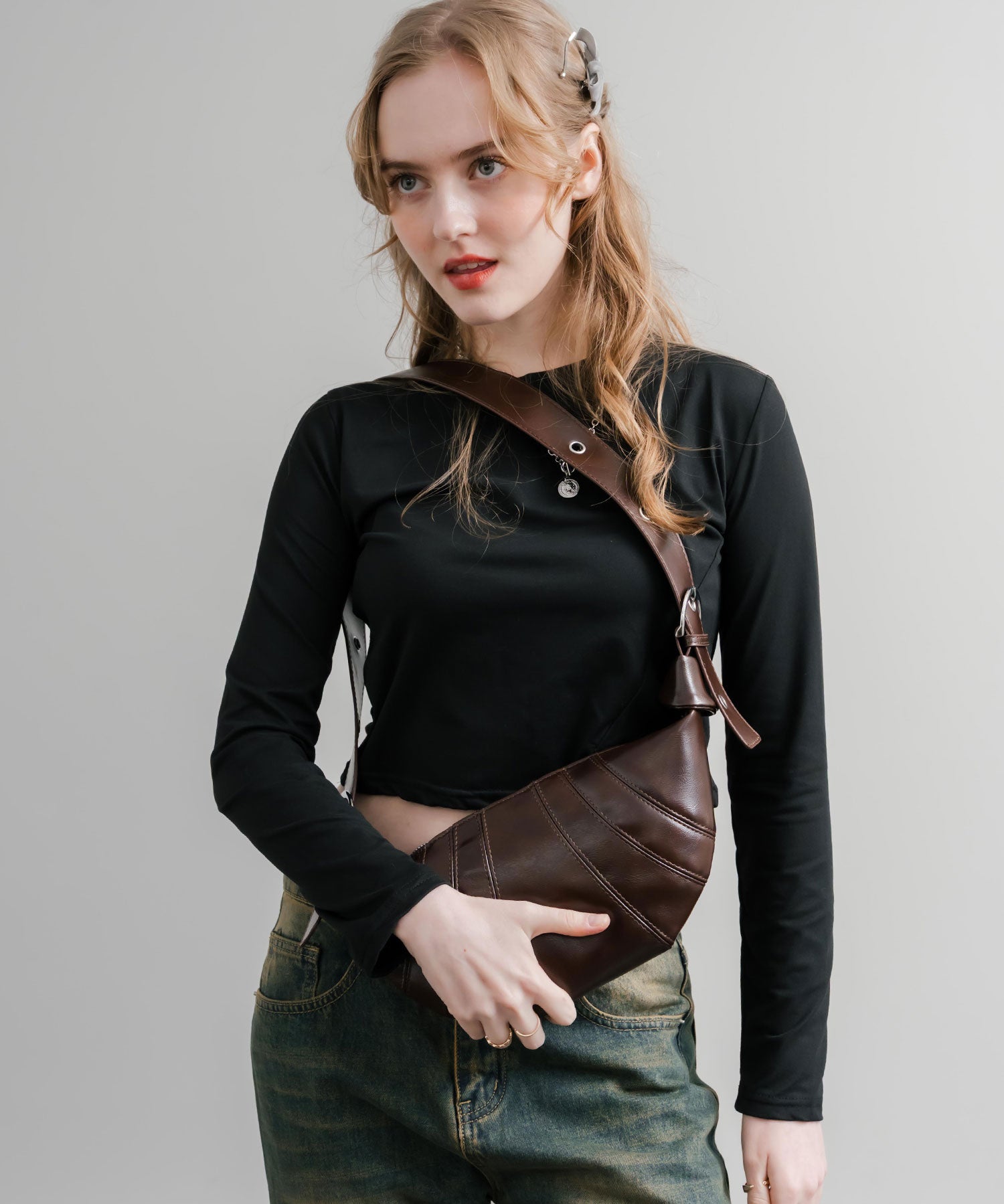 PUレザー クロワッサン型ショルダーバッグ/ボディバッグ 15510