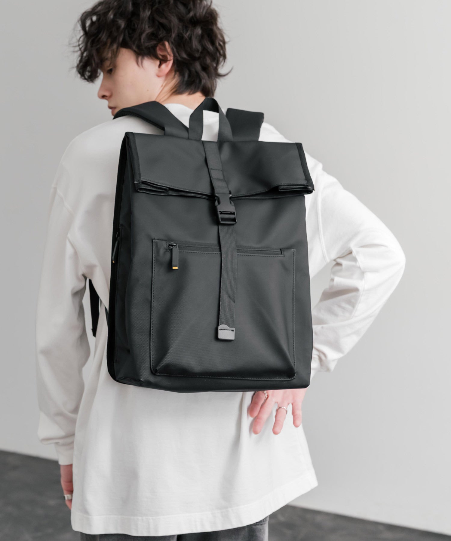 ロールトップアーバンフラップデイパック/バックパック/リュック 15512