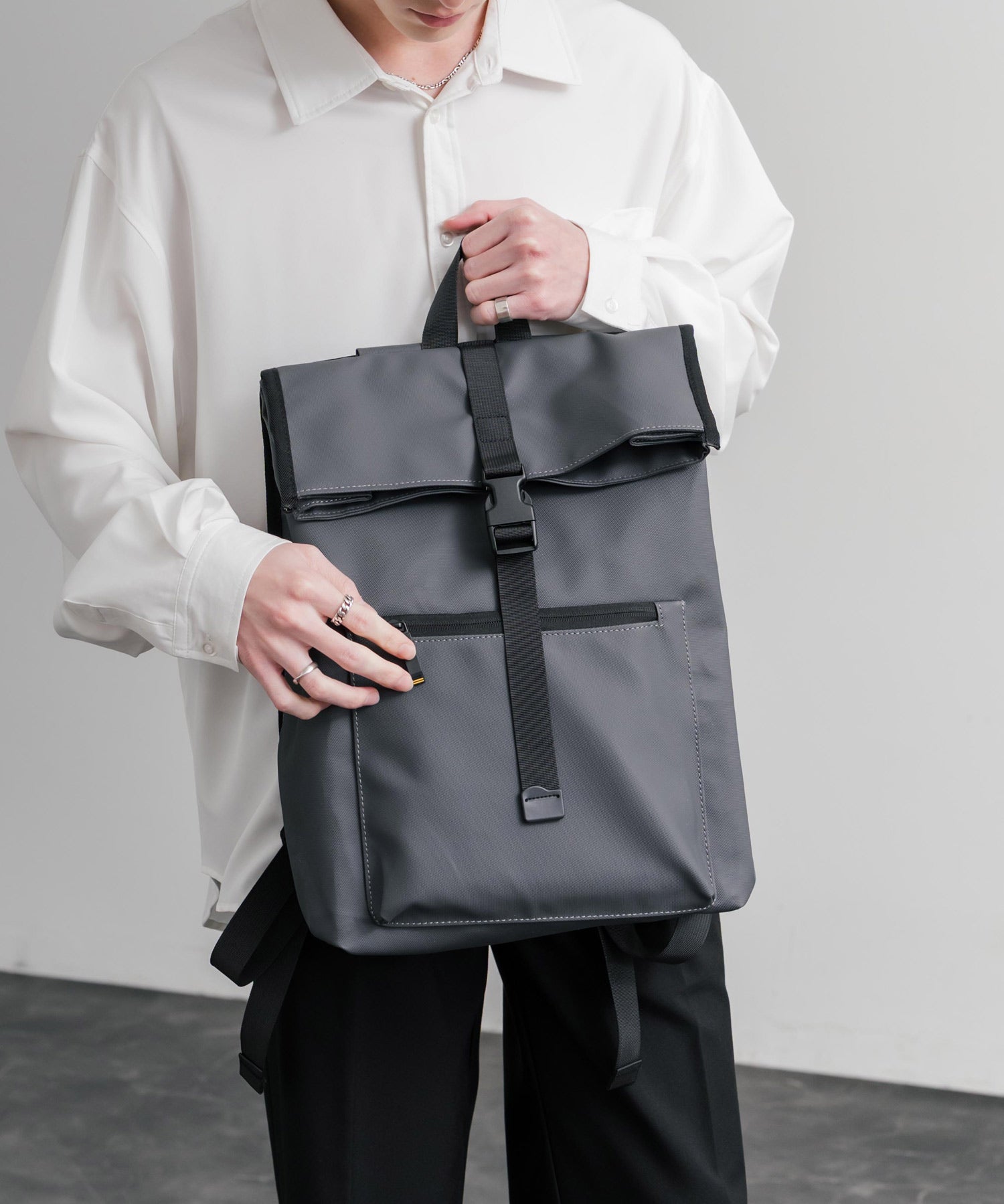 ロールトップアーバンフラップデイパック/バックパック/リュック 15512