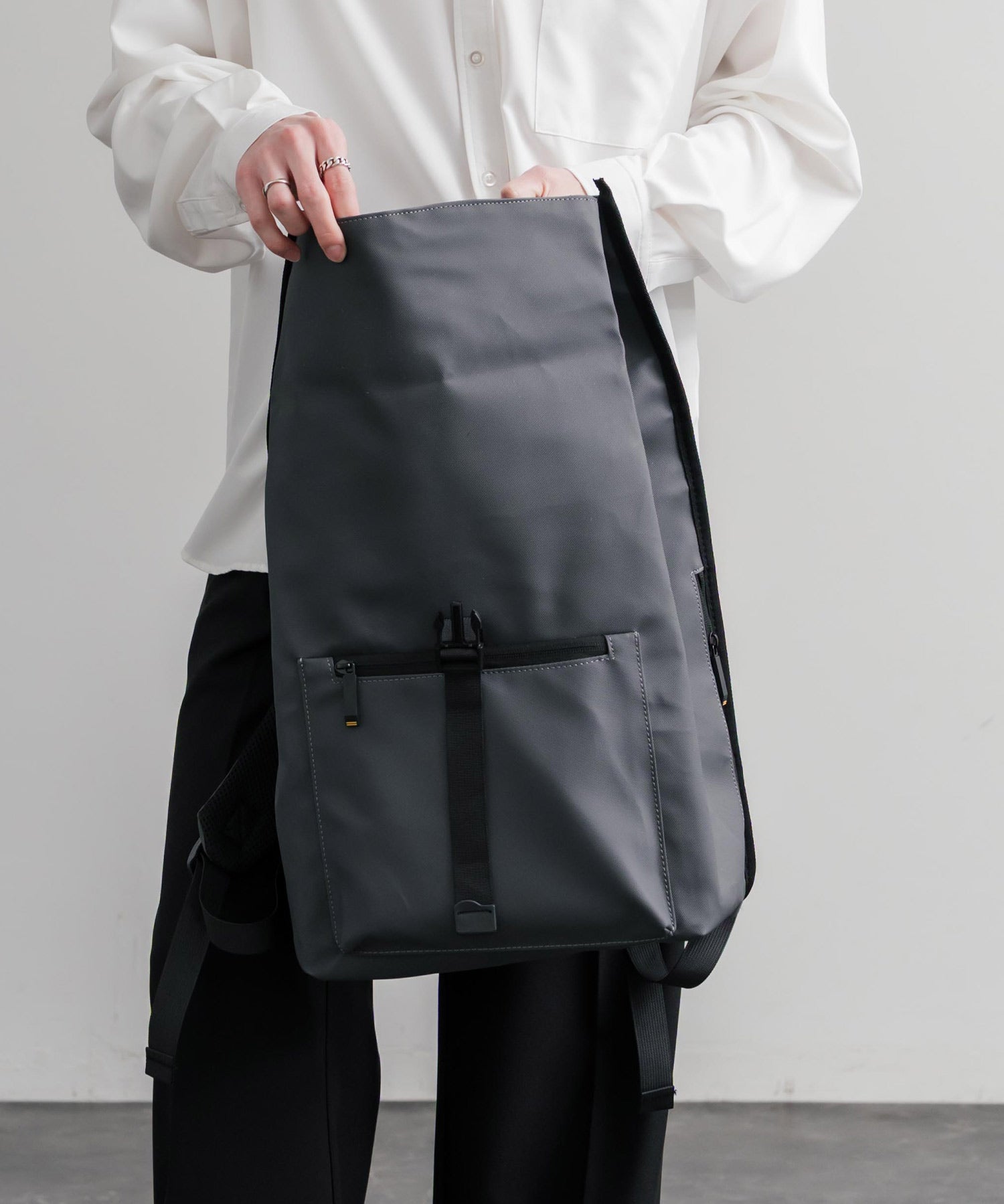 ロールトップアーバンフラップデイパック/バックパック/リュック 15512