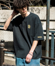 MLB メジャーリーグベースボール オーバーサイズヘンリーネックT/Cワッフルロゴプリント半袖Tシャツ 15531