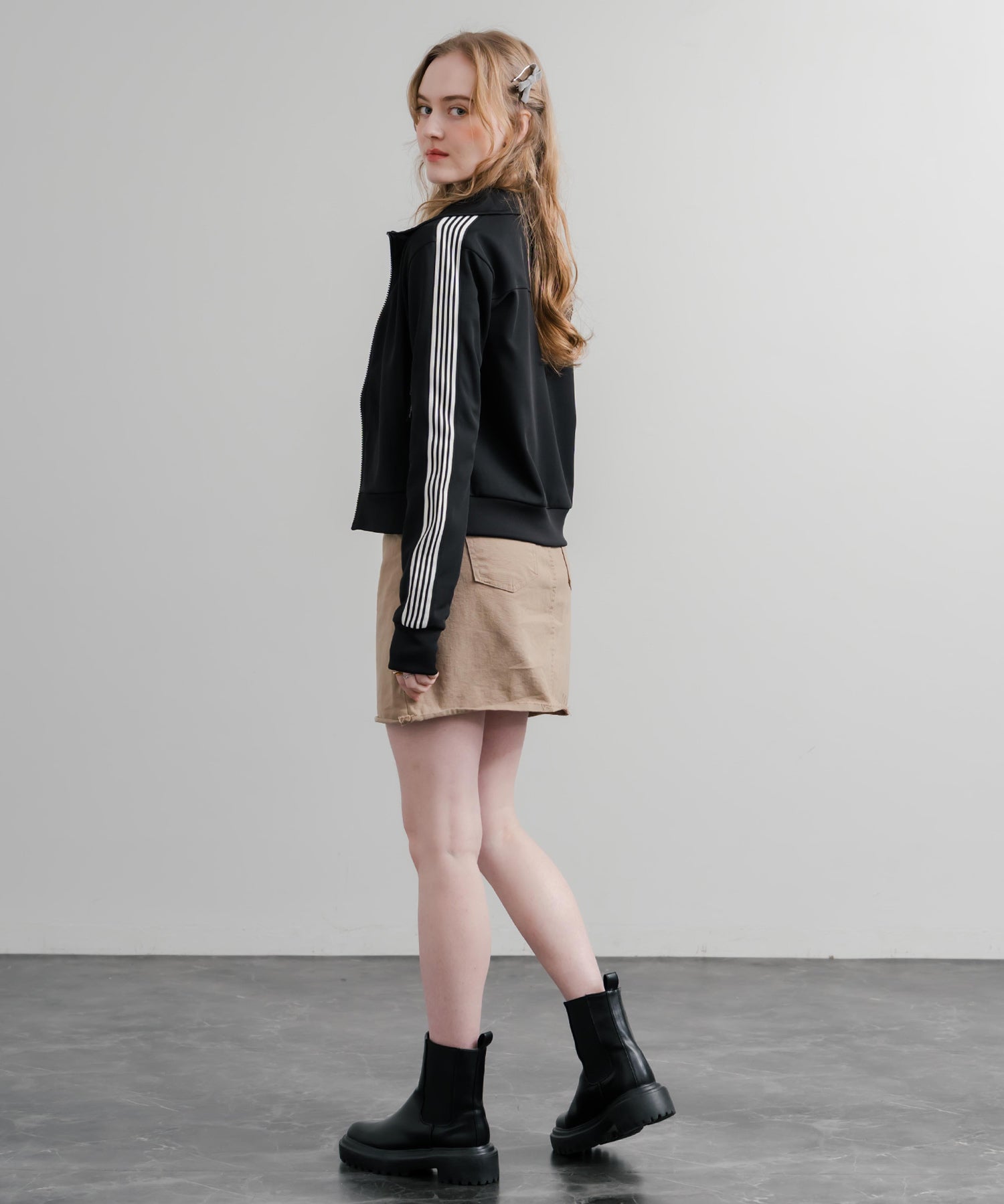 日本未展開モデル WHITE LABEL THE NORTH FACE W'S TNF TRACK JACKET 袖ラインショート丈トラックジャケット ジップパーカー 15532