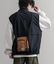 Carhartt カーハート Crossbody Zip Bag 縦型クロスボディバッグ/ワンポイントロゴ斜め掛けショルダーバッグ 15535