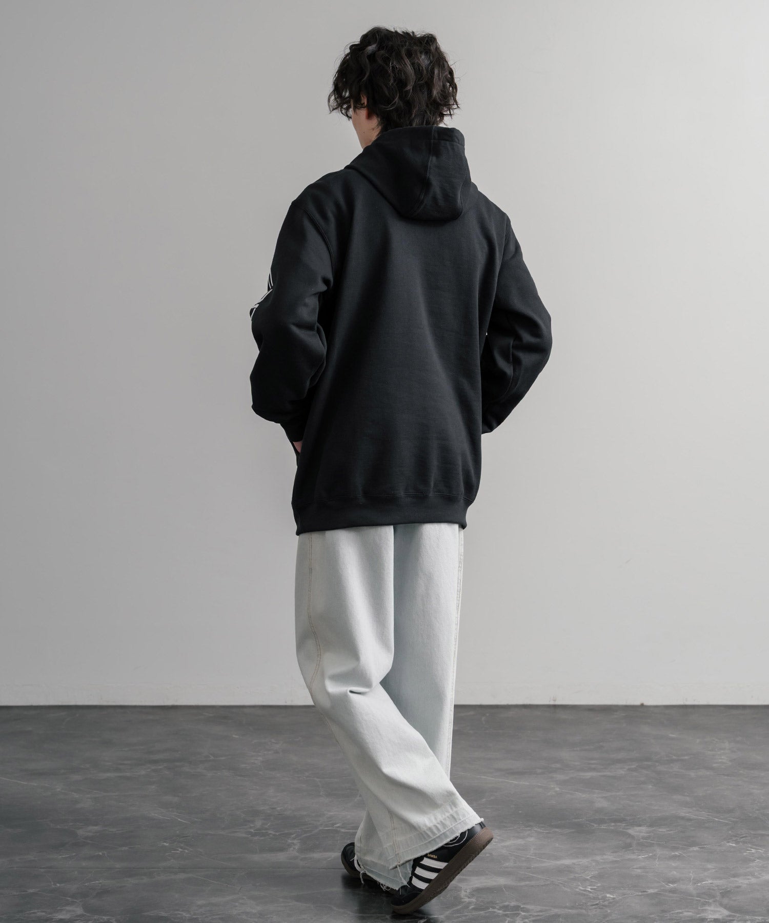 Carhartt カーハート Midweight Logo Sleeve Graphic Sweatshirt/ロゴスリーブミッドウエイトプルオーバーパーカー 15539