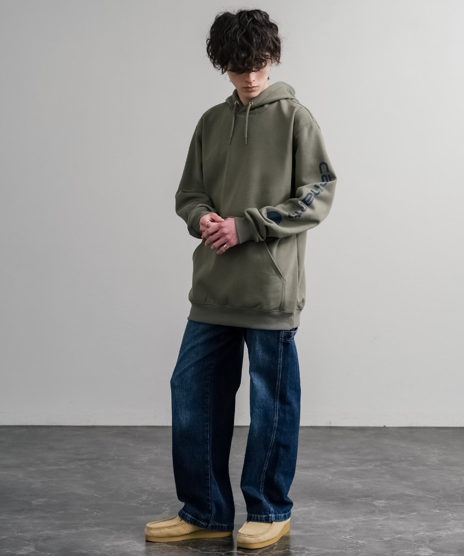 Carhartt カーハート Midweight Logo Sleeve Graphic Sweatshirt/ロゴスリーブミッドウエイトプルオーバーパーカー 15539