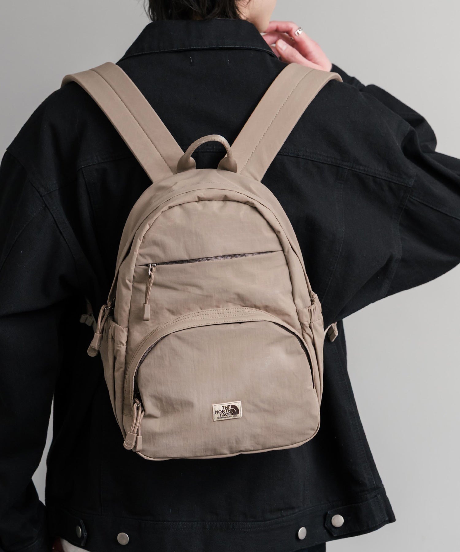 日本未展開モデル WHITE LABEL THE NORTH FACE ELECTRON SLING BAG ミニバックパック 15572