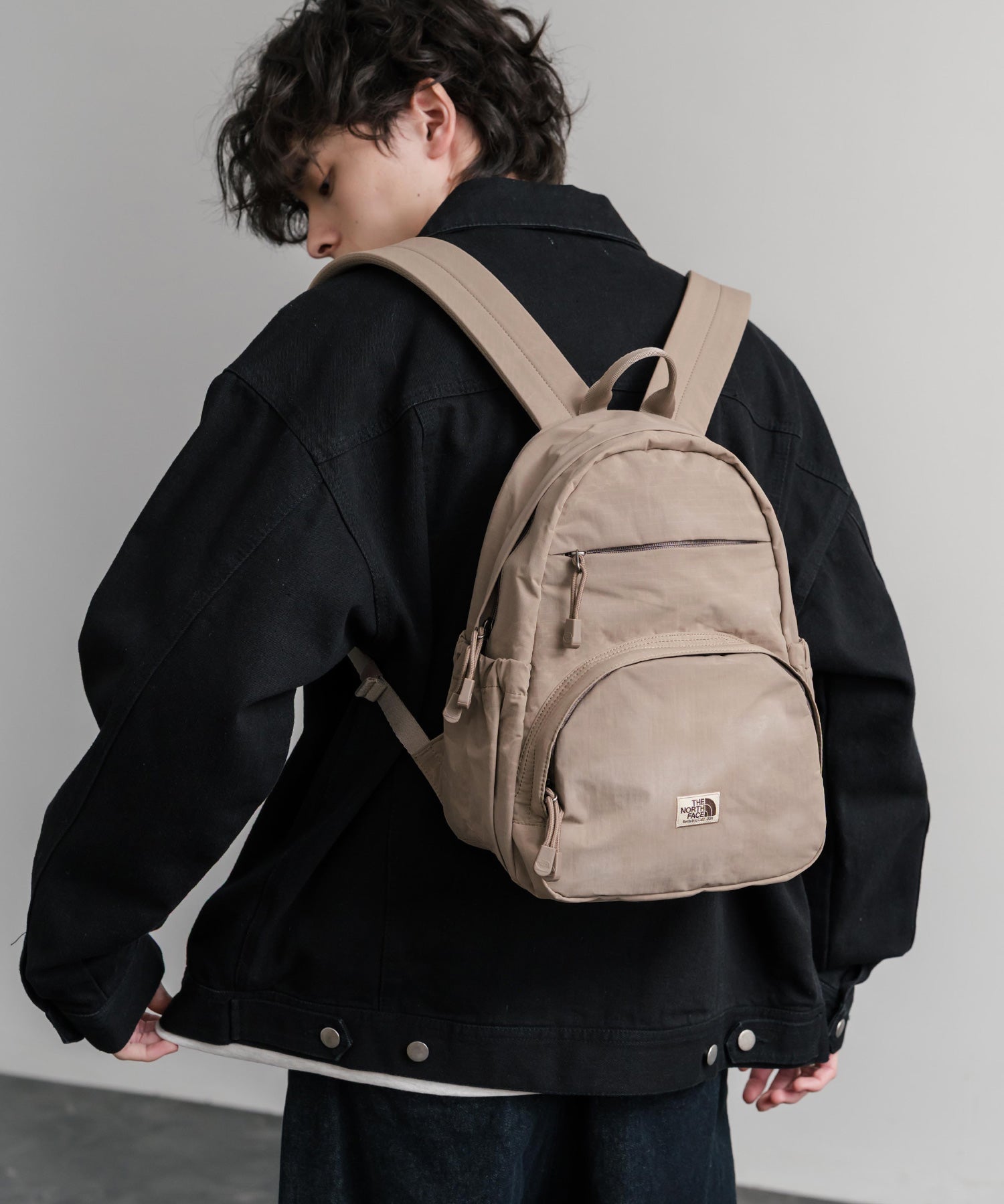 日本未展開モデル WHITE LABEL THE NORTH FACE ELECTRON SLING BAG ミニバックパック 15572