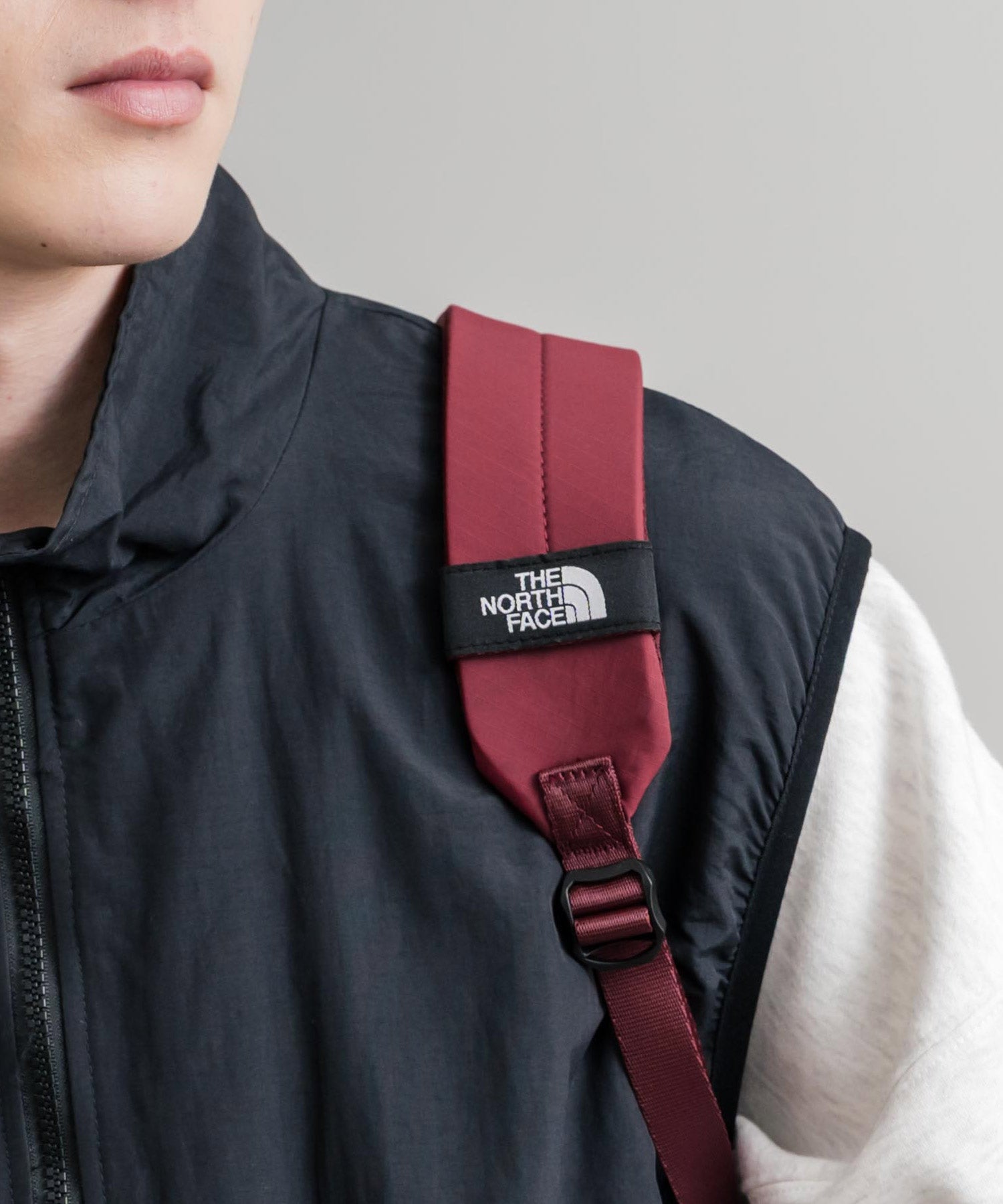 日本未展開モデル WHITE LABEL THE NORTH FACE ELECTRON SLING BAG ミニバックパック 15572