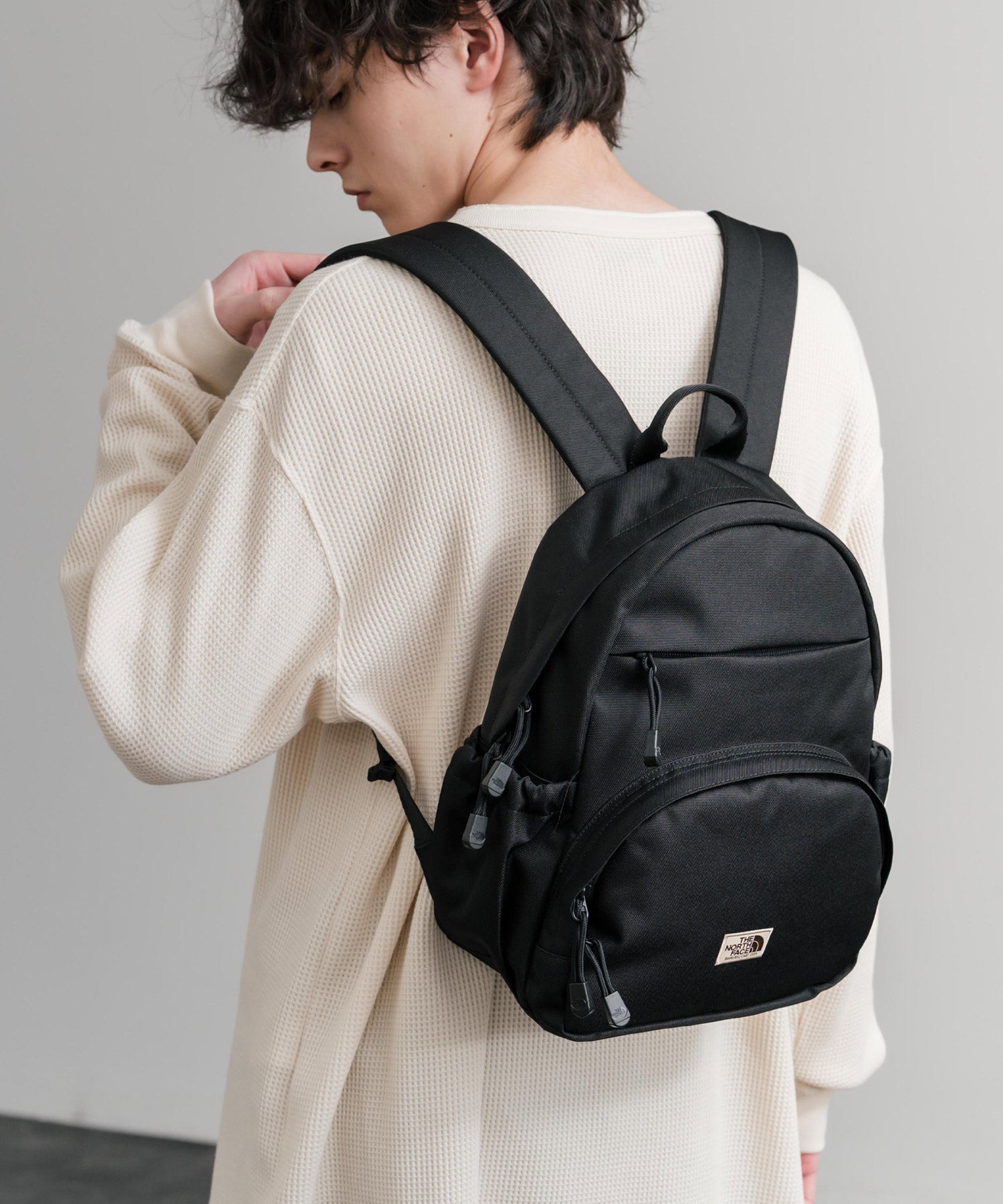 日本未展開モデル WHITE LABEL THE NORTH FACE ELECTRON SLING BAG ミニバックパック 15572