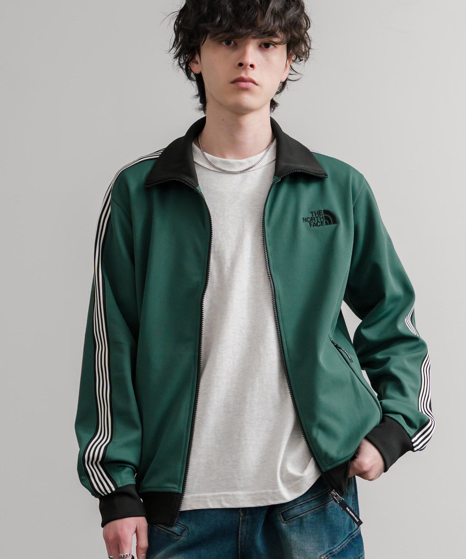 日本未展開モデル THE NORTH FACE ザ・ノースフェイス WHITE LABEL ホワイトレーベル TNF TRACK JACKET ワンポイントロゴ刺繍トラックジャケット 15574