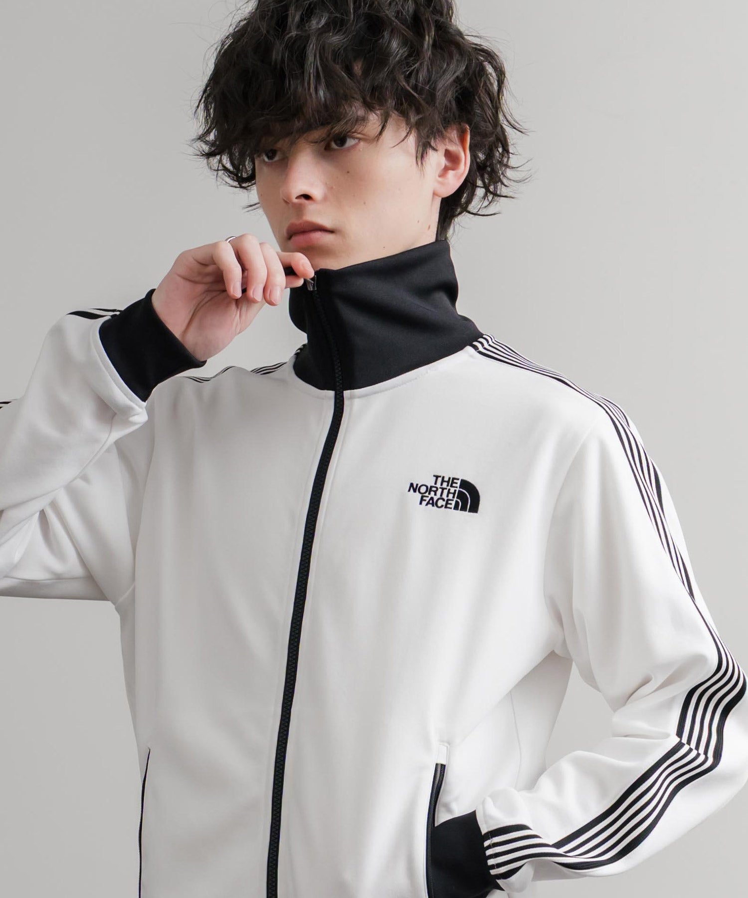 日本未展開モデル THE NORTH FACE ザ・ノースフェイス WHITE LABEL ホワイトレーベル TNF TRACK JACKET ワンポイントロゴ刺繍トラックジャケット 15574