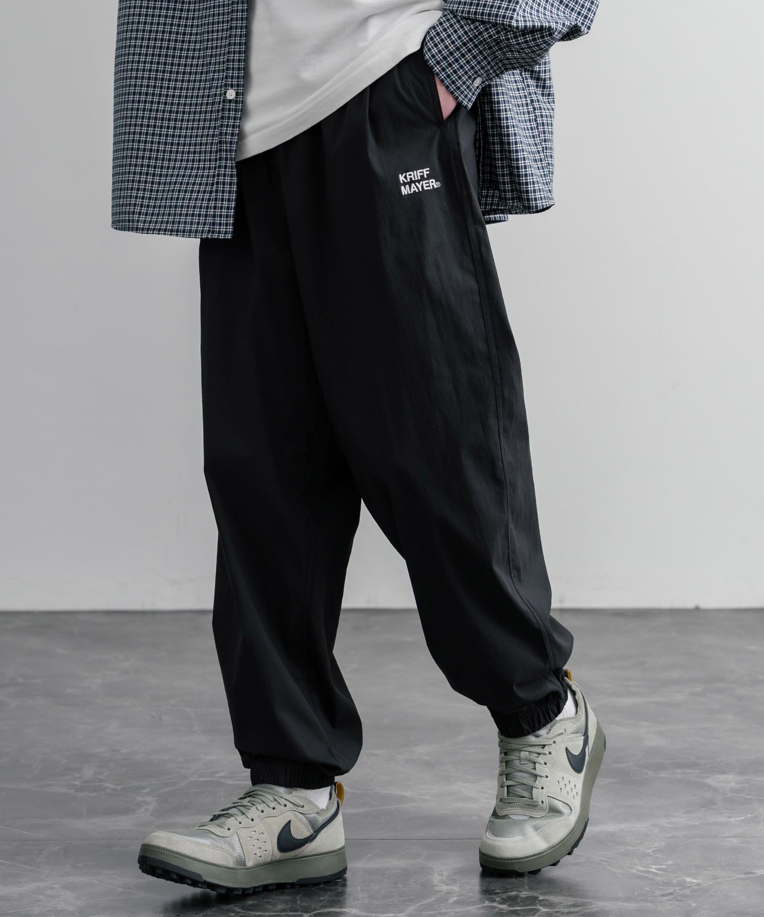 イージーテーパードパンツ 2535107 15614