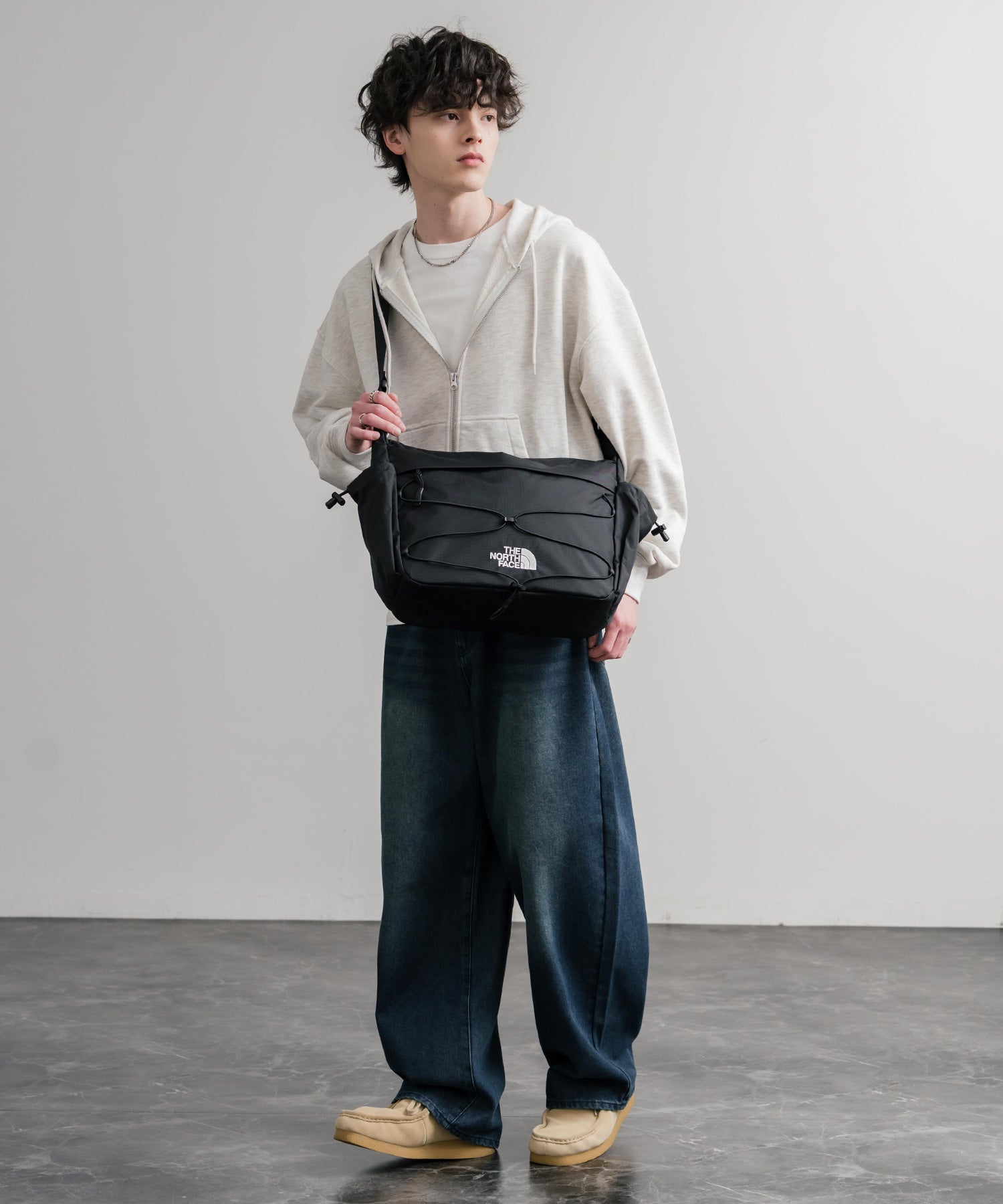【レア】THE NORTH FACE メッセンジャーバッグ バックチャンネル THE NORTH FACE ザ・ノースフェイス BOREALIS SOFT MESSENGER
