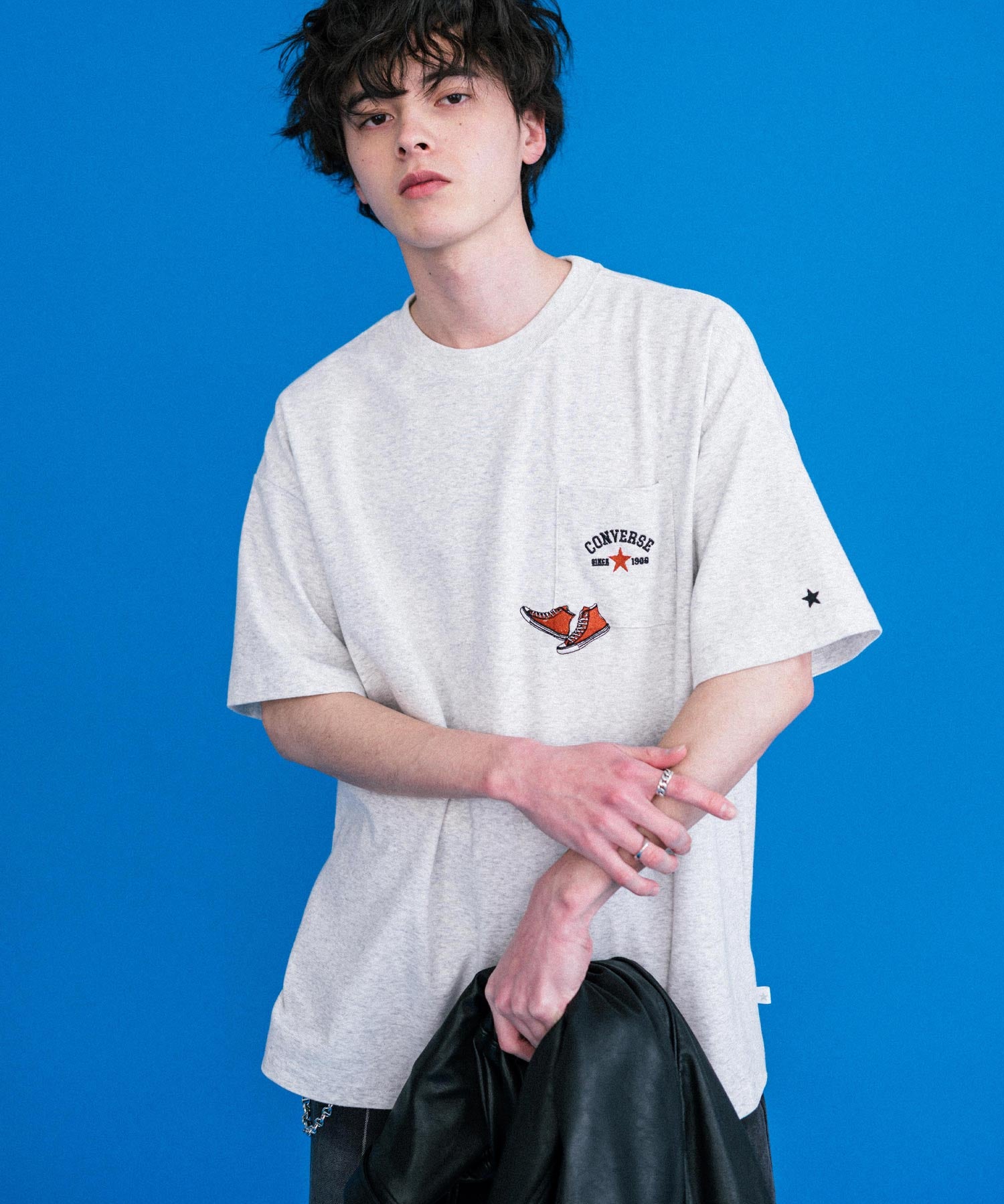 CONVERSE コンバース オーバーサイズフライスシューズエンブレム刺繍胸ポケット付きクルーネック半袖Tシャツ 15725