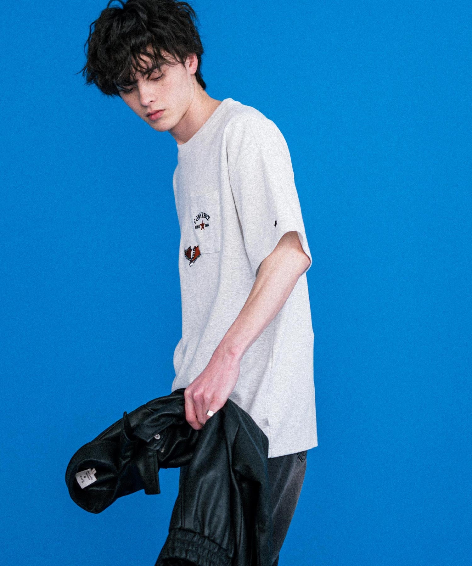 CONVERSE コンバース オーバーサイズフライスシューズエンブレム刺繍胸ポケット付きクルーネック半袖Tシャツ 15725