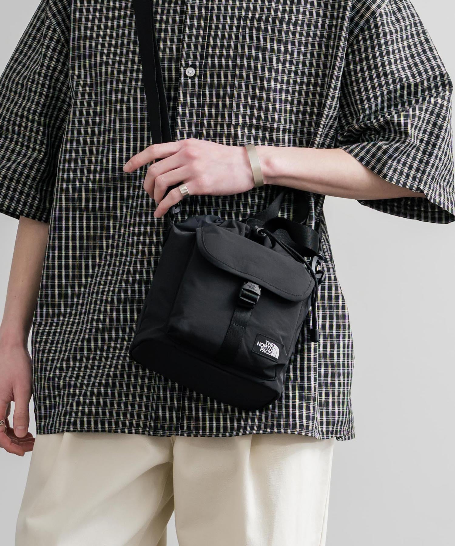 THE NORTH FACE ザ・ノースフェイス BREEZE BUCKET BAG 巾着型ショルダーバッグ/ハンドバッグ 15875