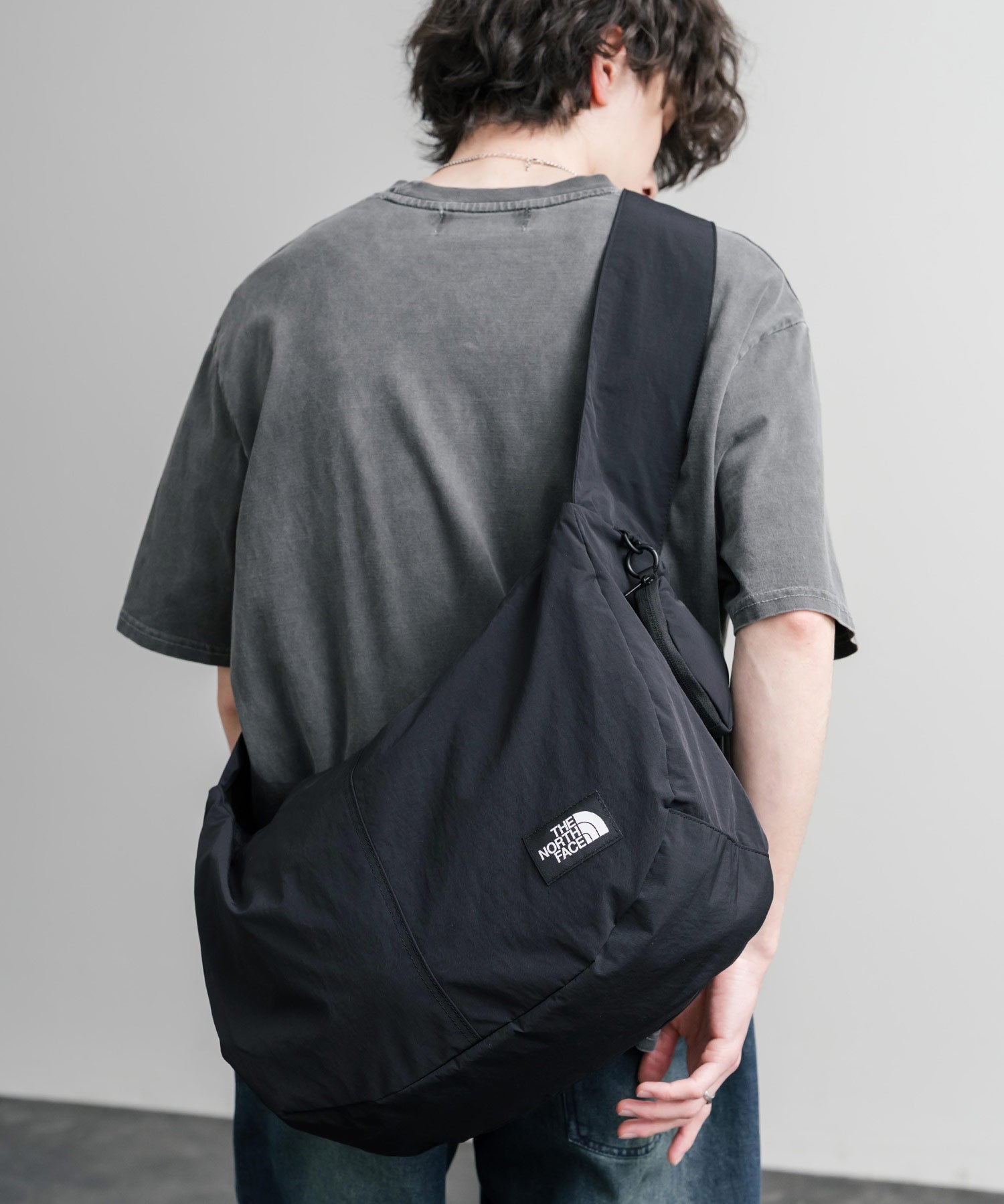 THE NORTH FACE ザ・ノースフェイス URBAN BIG SHOULDER BAG ミニポーチ付きワンポイントロゴショルダーバッグ 15882