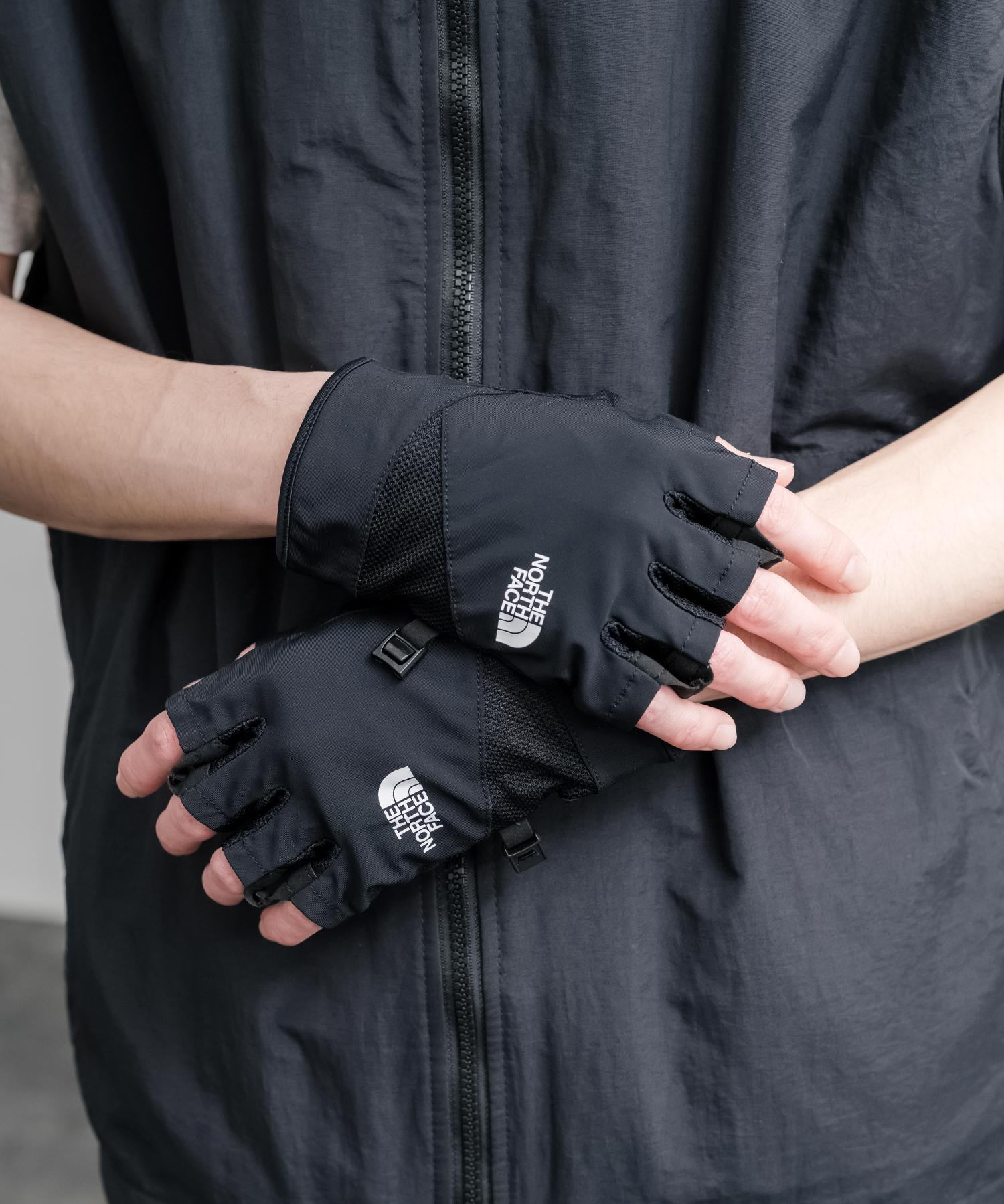 THE NORTH FACE ザ・ノースフェイス COOL LIGHT HALF GLOVE スマホ対応 ワンポイントロゴクールライトハーフグローブ/指なし手袋 15894