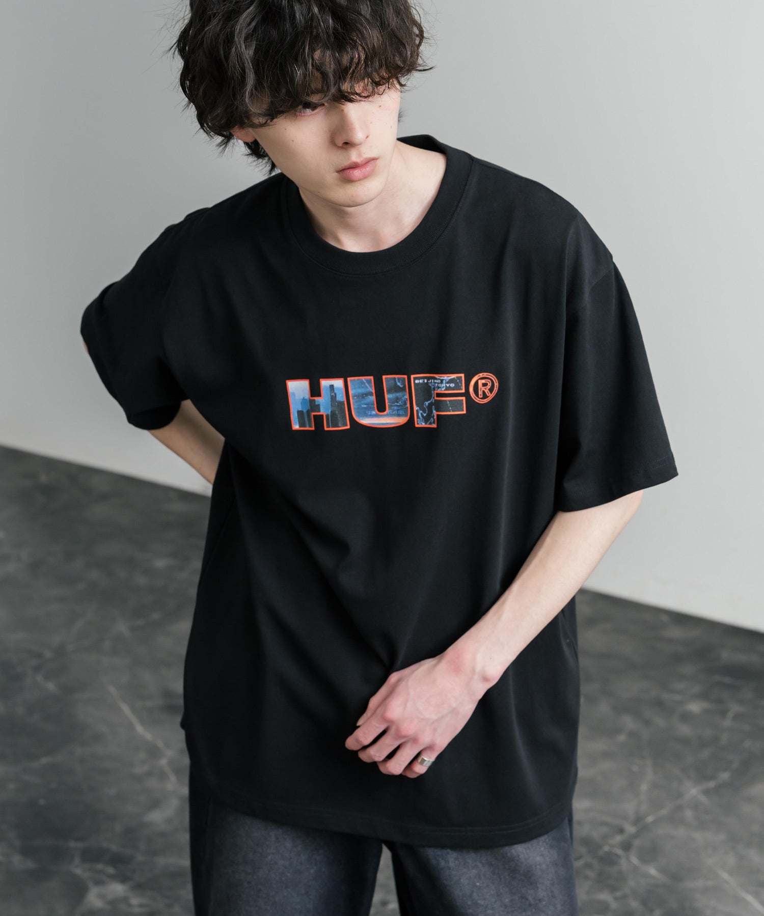 HUF ハフ オーバーサイズ ポケット プリント アソート半袖コットンTシャツ 15911