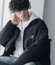 KANGOL カンゴール 別注コラボ オーバーサイズワンポイントロゴ刺繍スタンドネックファイバーダウン中綿ジャケット 15989