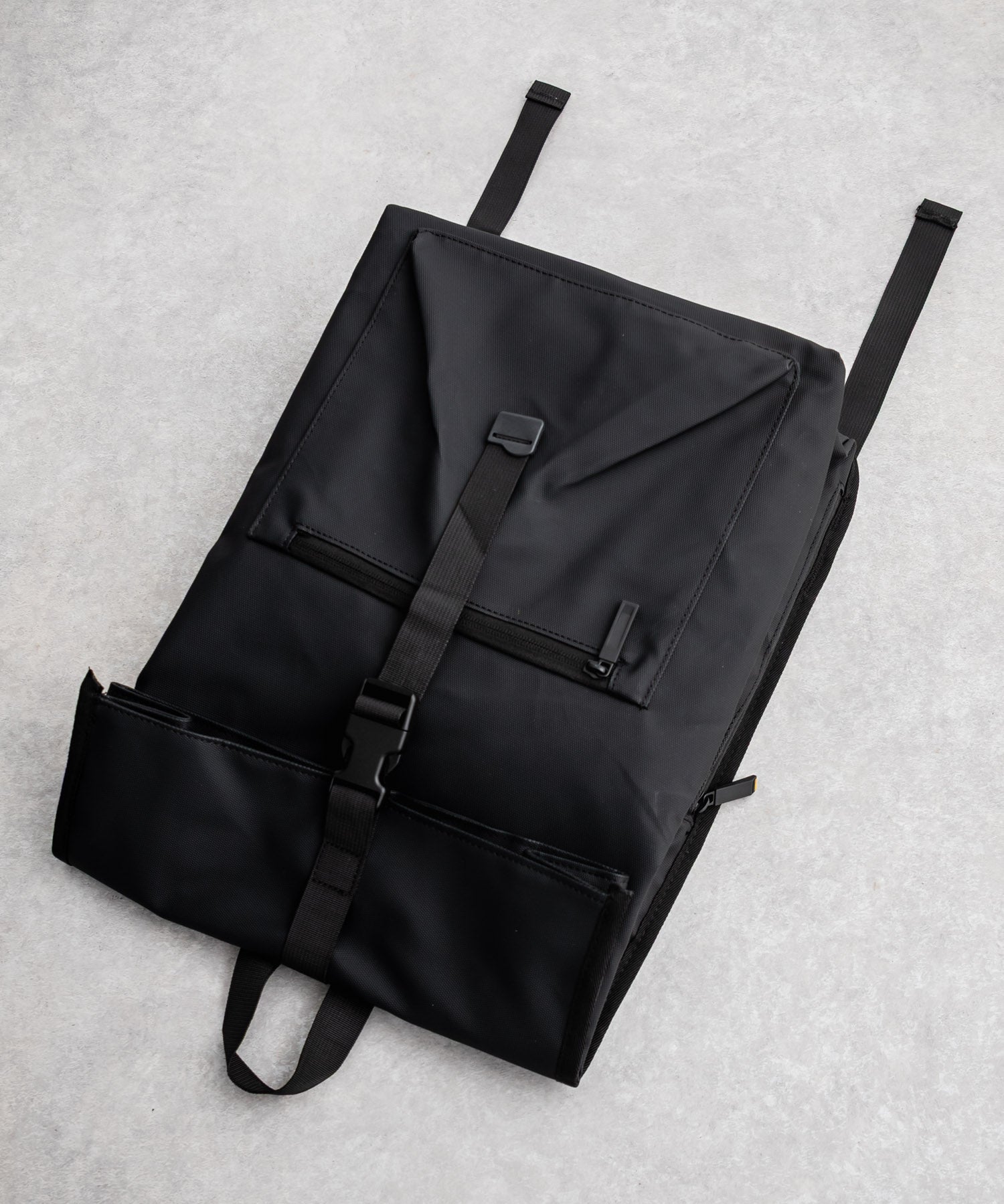 ロールトップアーバンフラップデイパック/バックパック/リュック 15512