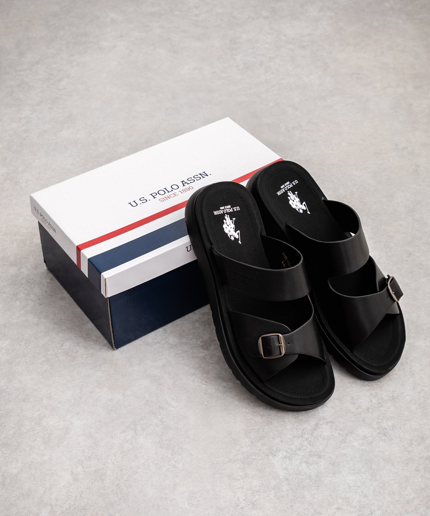 新色追加 U.S. POLO ASSN. ユーエスポロアッスン ワンポイントロゴ入りフェイクレザーワンベルトバックルサンダル 14692
