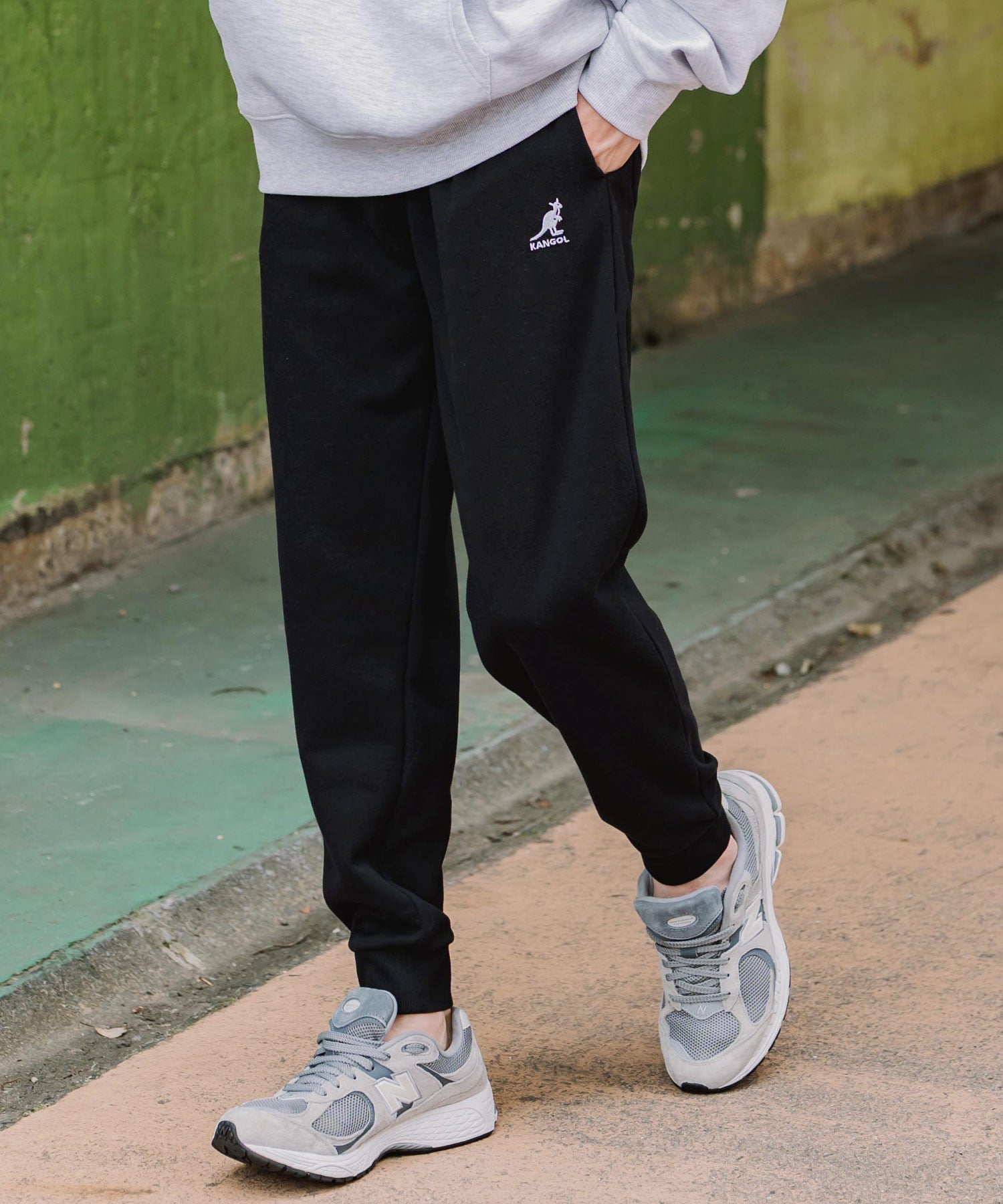 16001_blk_1.jpg