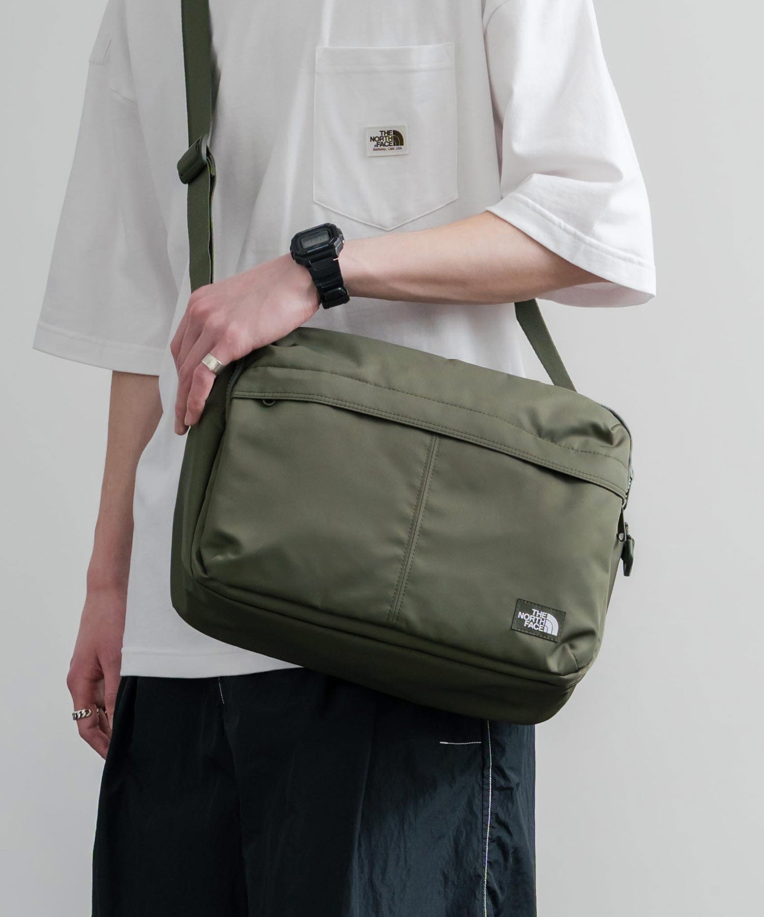 THE NORTH FACE ザ・ノースフェイス TRAVEL CROSS BAG L トラベルクロスバッグ/ショルダーバッグ 16013
