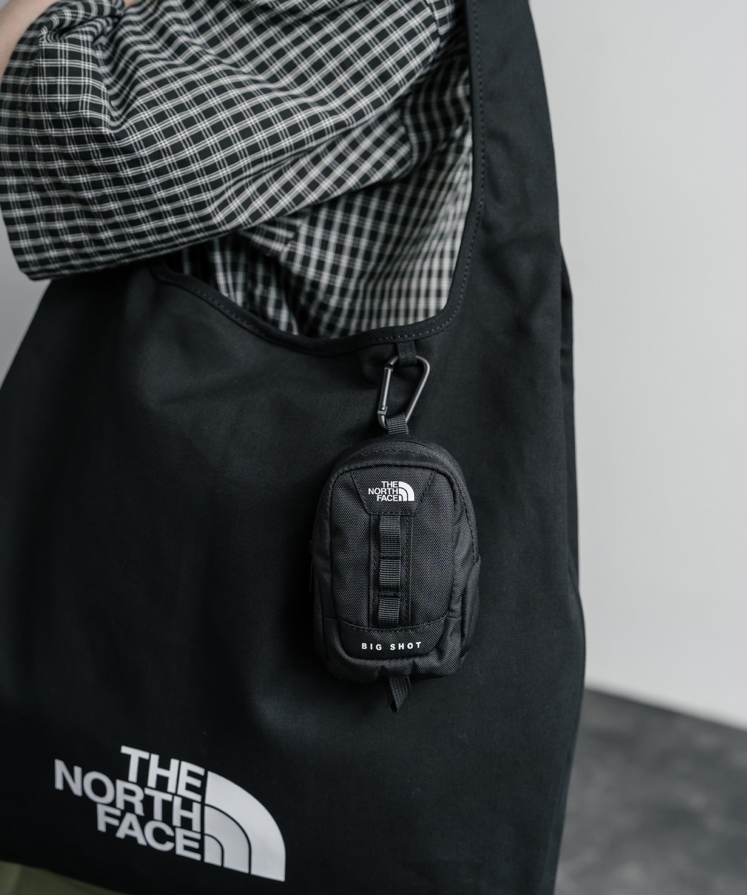 THE NORTH FACE ザ・ノースフェイス MINI BIG SHOT POUCH カラビナ付きミニポーチ/小物入れ 16014