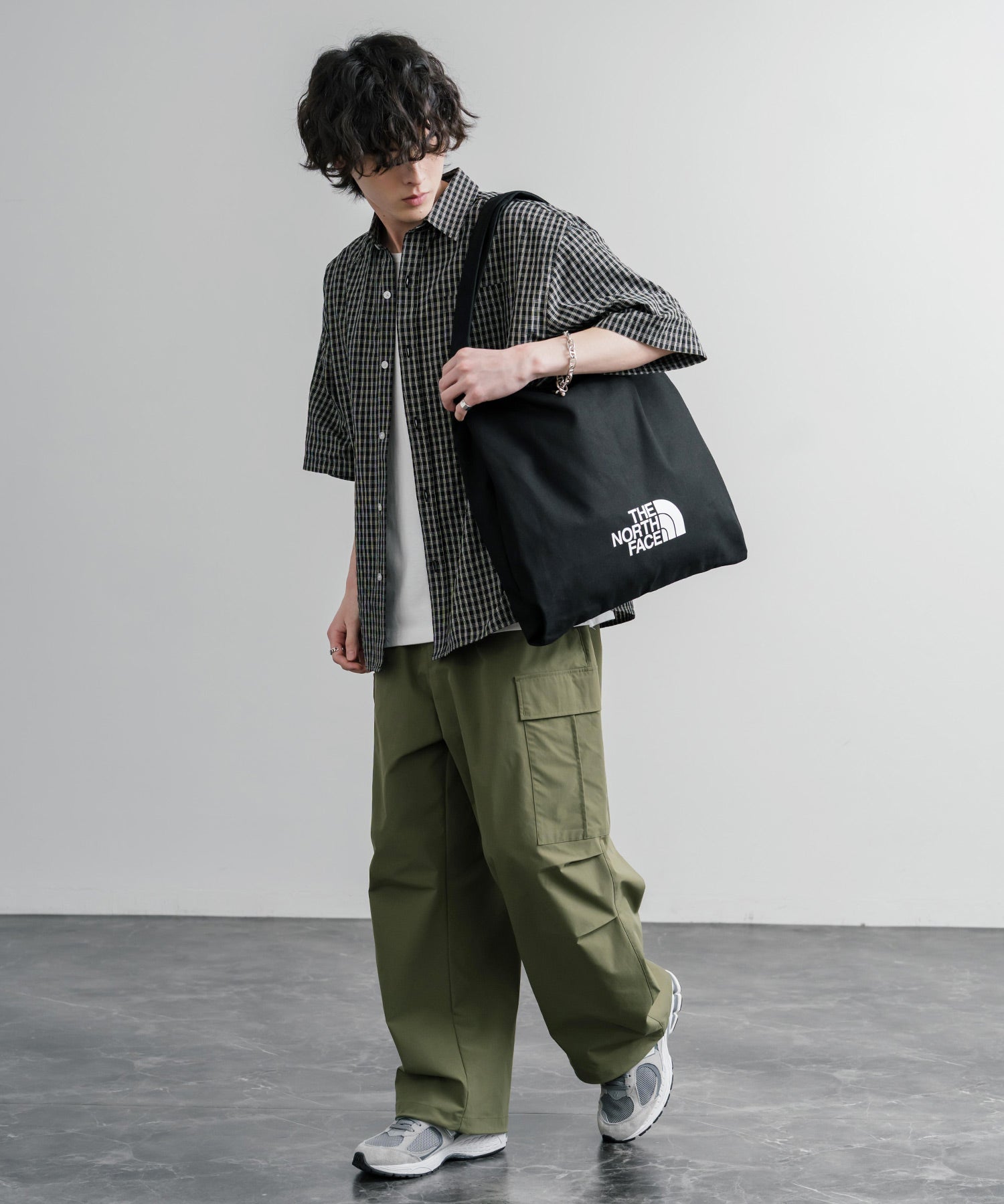 THE NORTH FACE TRIG BAG ワンポイントロゴショルダートートバッグ A4収納可能 16016