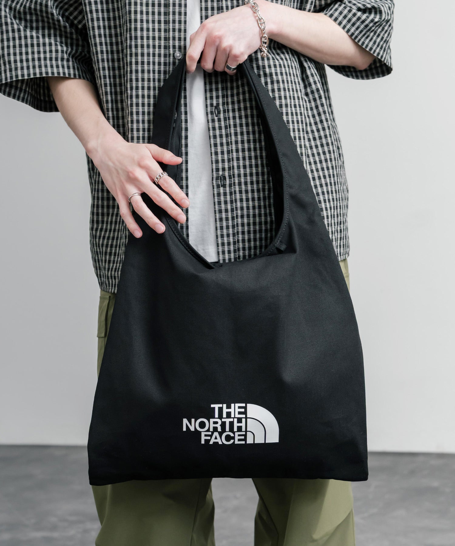 THE NORTH FACE TRIG BAG ワンポイントロゴショルダートートバッグ A4収納可能 16016