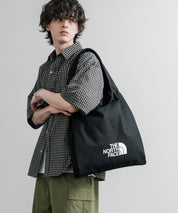 THE NORTH FACE TRIG BAG ワンポイントロゴショルダートートバッグ A4収納可能 16016