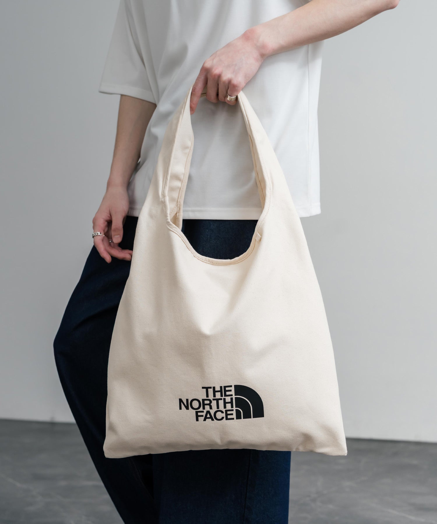 THE NORTH FACE TRIG BAG ワンポイントロゴショルダートートバッグ A4収納可能 16016