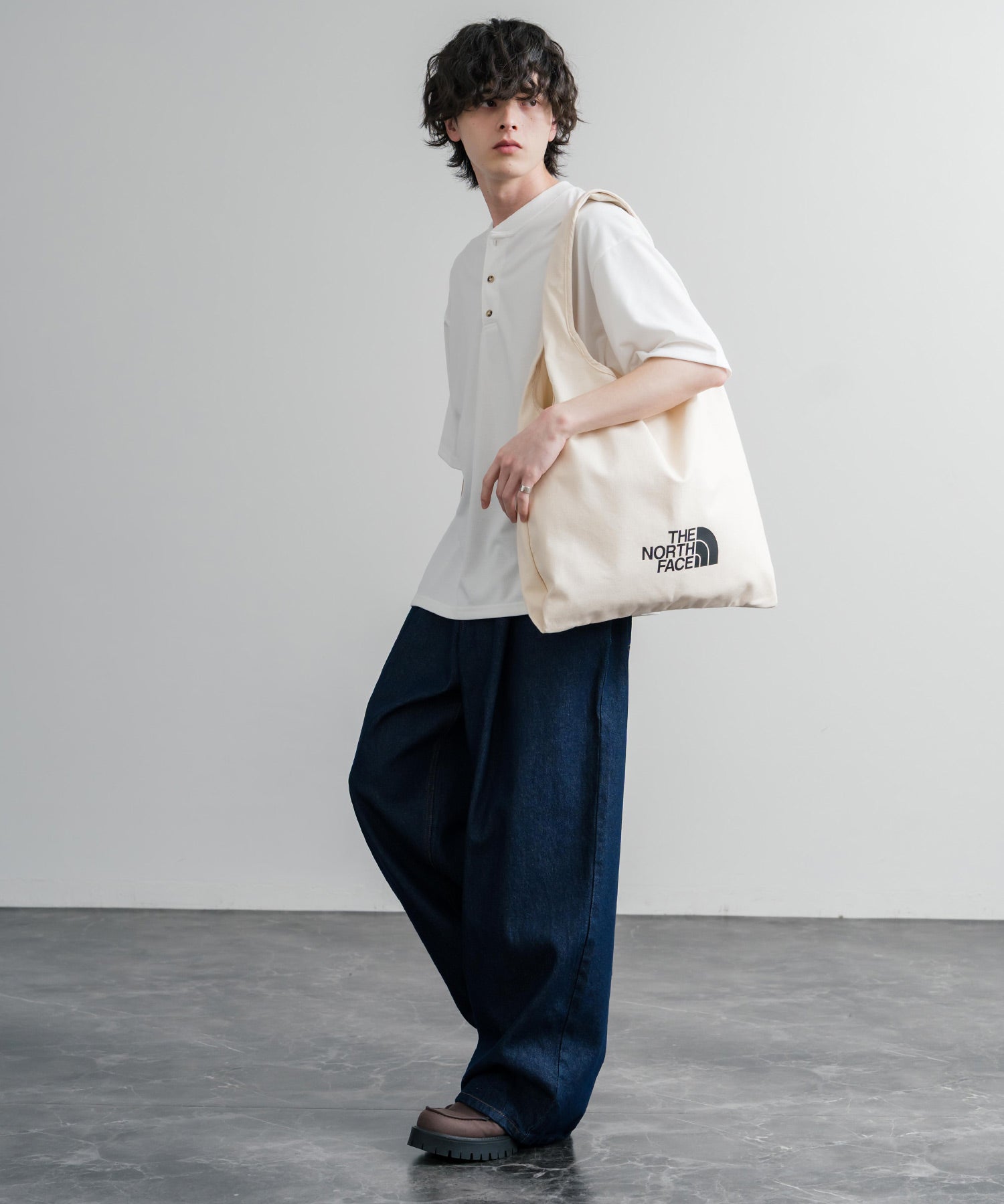 THE NORTH FACE TRIG BAG ワンポイントロゴショルダートートバッグ A4収納可能 16016