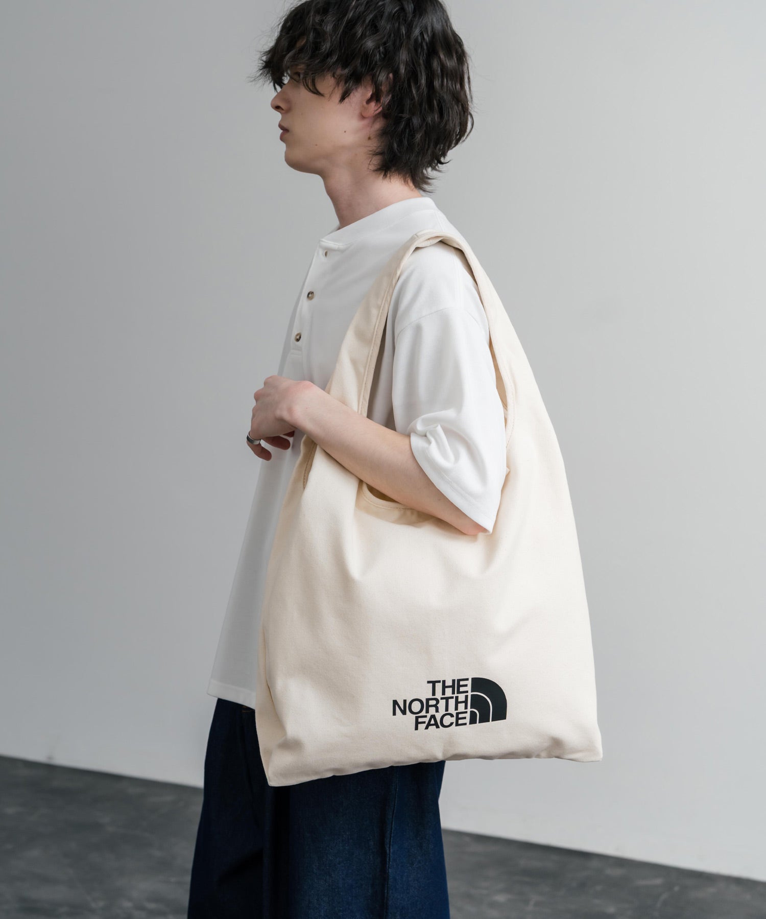 THE NORTH FACE TRIG BAG ワンポイントロゴショルダートートバッグ A4収納可能 16016