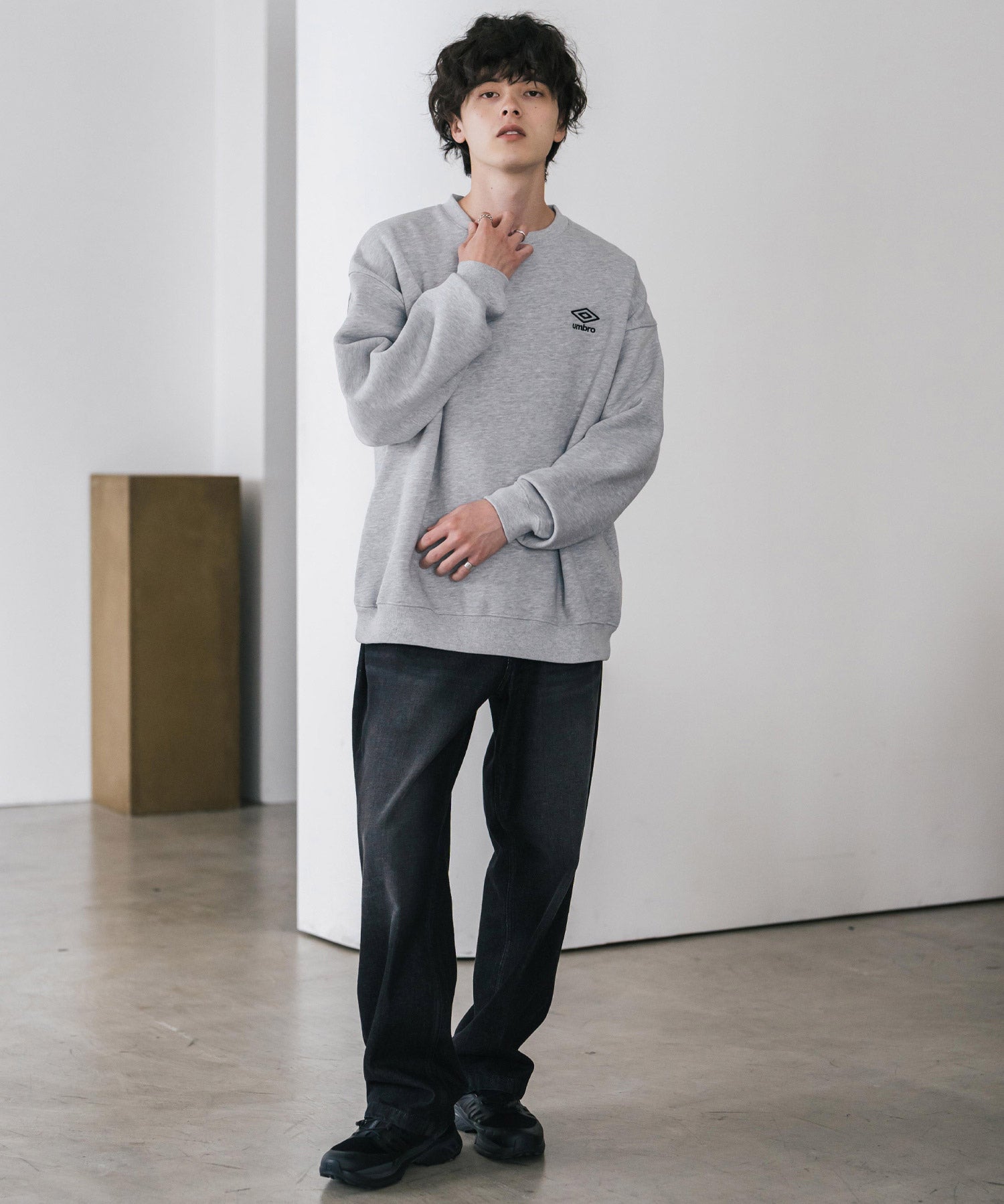 UMBRO アンブロ 別注コラボ オーバーサイズ裏起毛ワンポイントロゴ刺繍クルーネック長袖スウェット 16031