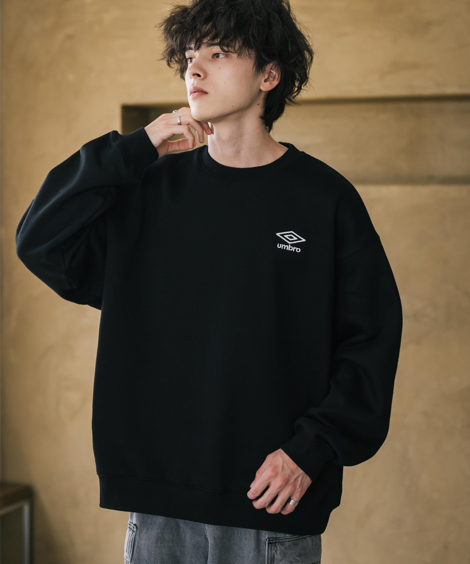 UMBRO アンブロ 別注コラボ オーバーサイズ裏起毛ワンポイントロゴ刺繍クルーネック長袖スウェット 16031
