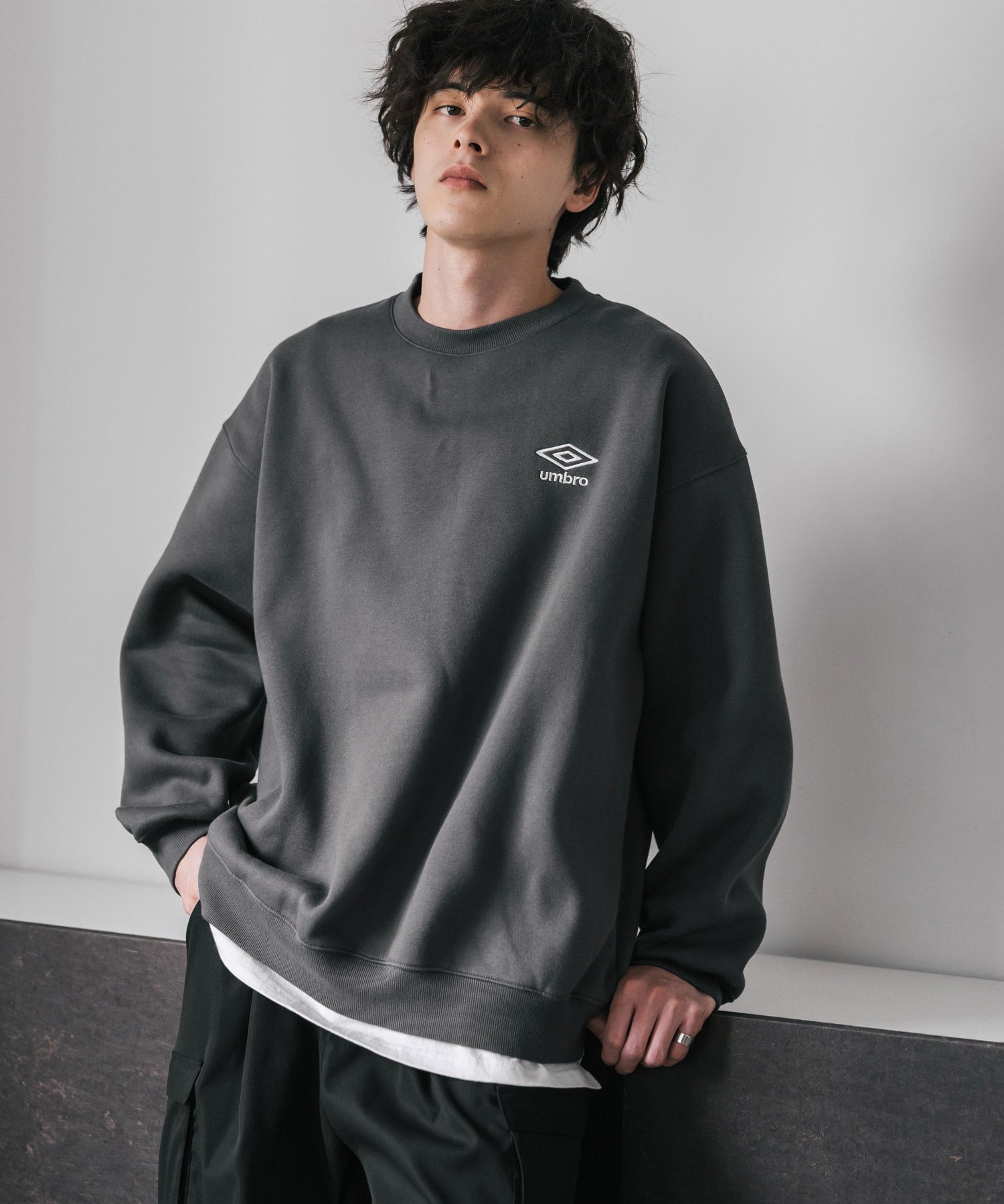 UMBRO アンブロ 別注コラボ オーバーサイズ裏起毛ワンポイントロゴ刺繍クルーネック長袖スウェット 16031