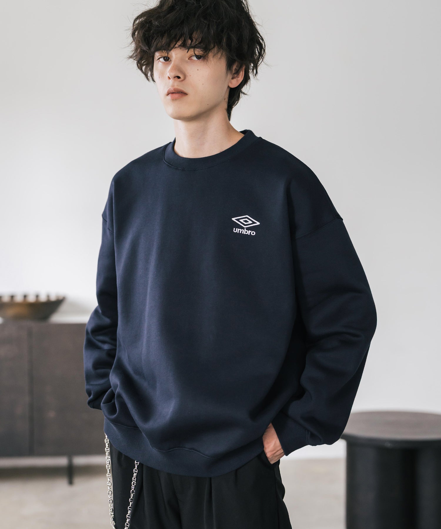 UMBRO アンブロ 別注コラボ オーバーサイズ裏起毛ワンポイントロゴ刺繍クルーネック長袖スウェット 16031