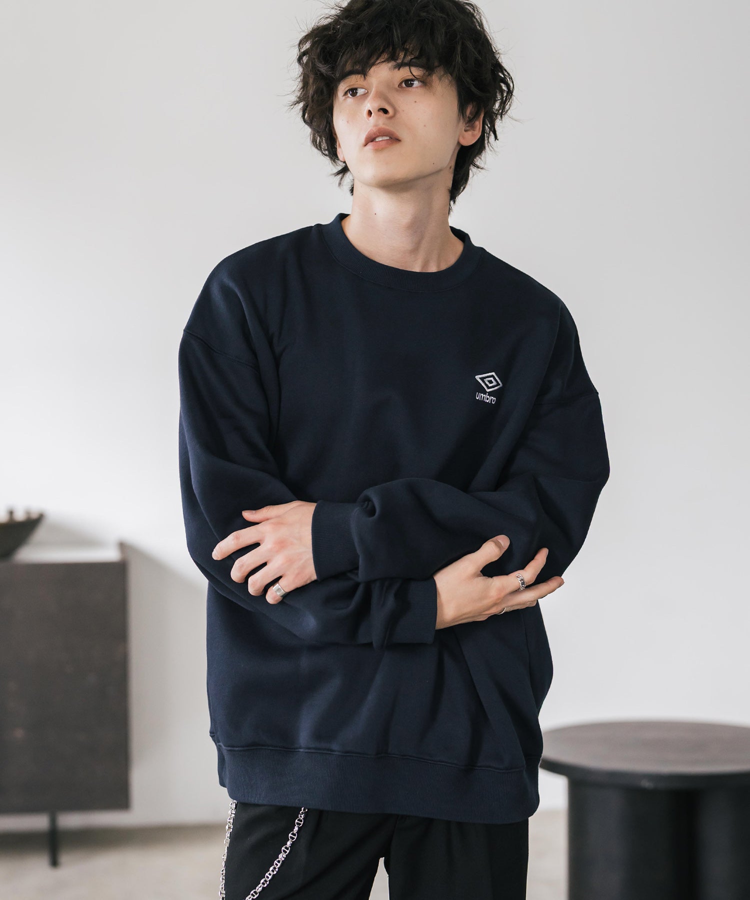 UMBRO アンブロ 別注コラボ オーバーサイズ裏起毛ワンポイントロゴ刺繍クルーネック長袖スウェット 16031
