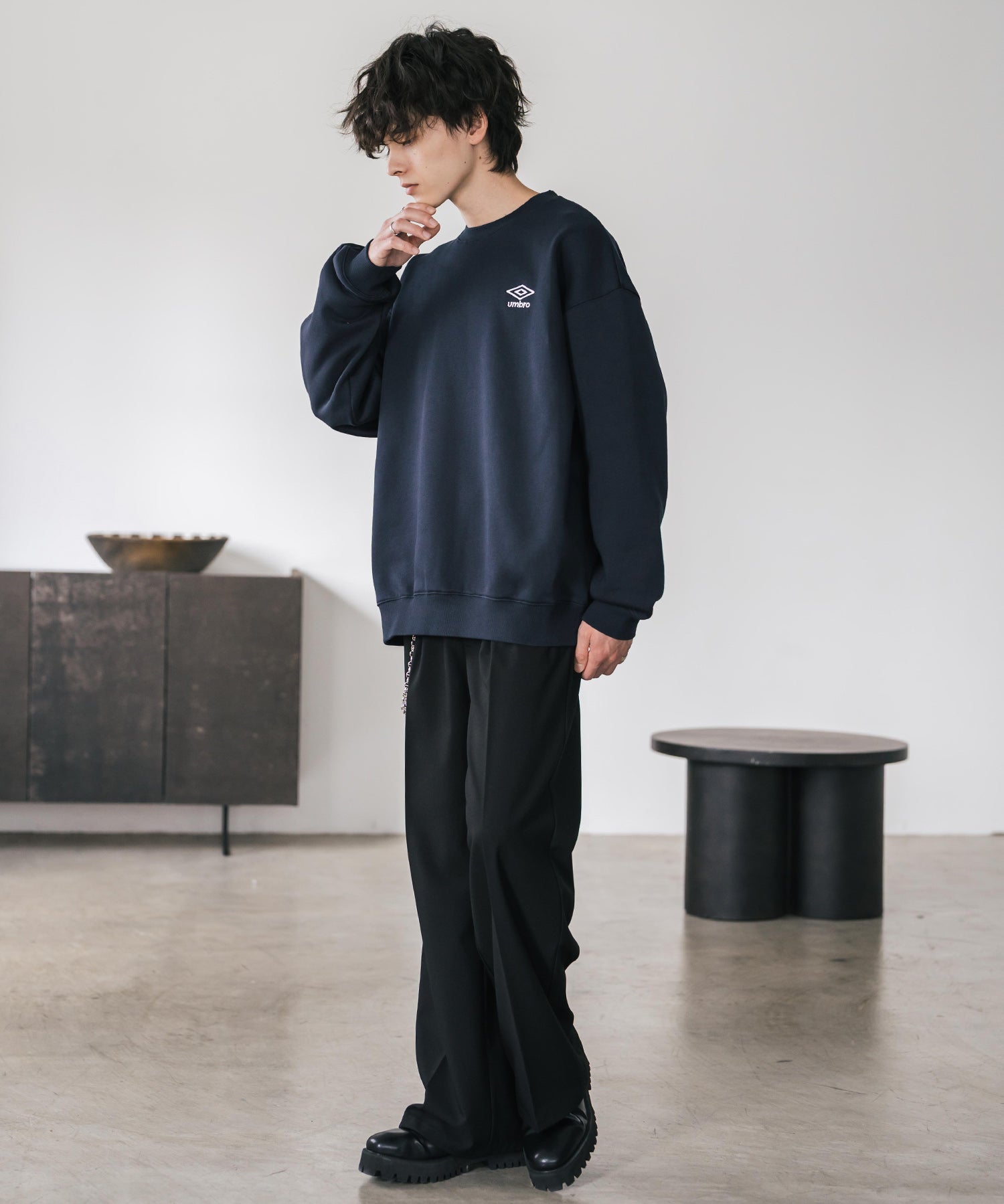 UMBRO アンブロ 別注コラボ オーバーサイズ裏起毛ワンポイントロゴ刺繍クルーネック長袖スウェット 16031