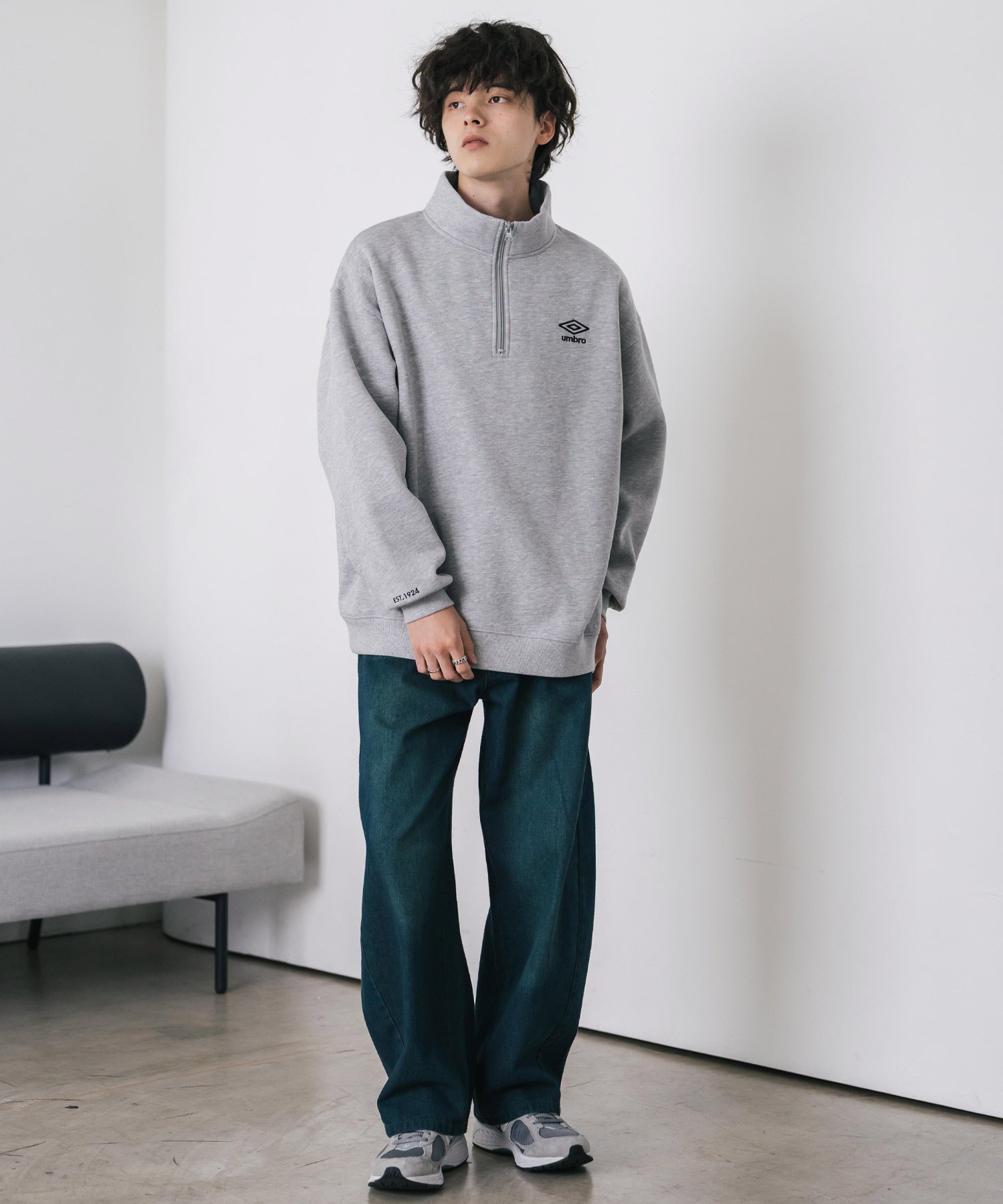 UMBRO アンブロ 別注コラボ オーバーサイズ裏起毛ワンポイントロゴ刺繍ハーフジップ長袖スウェット 16032