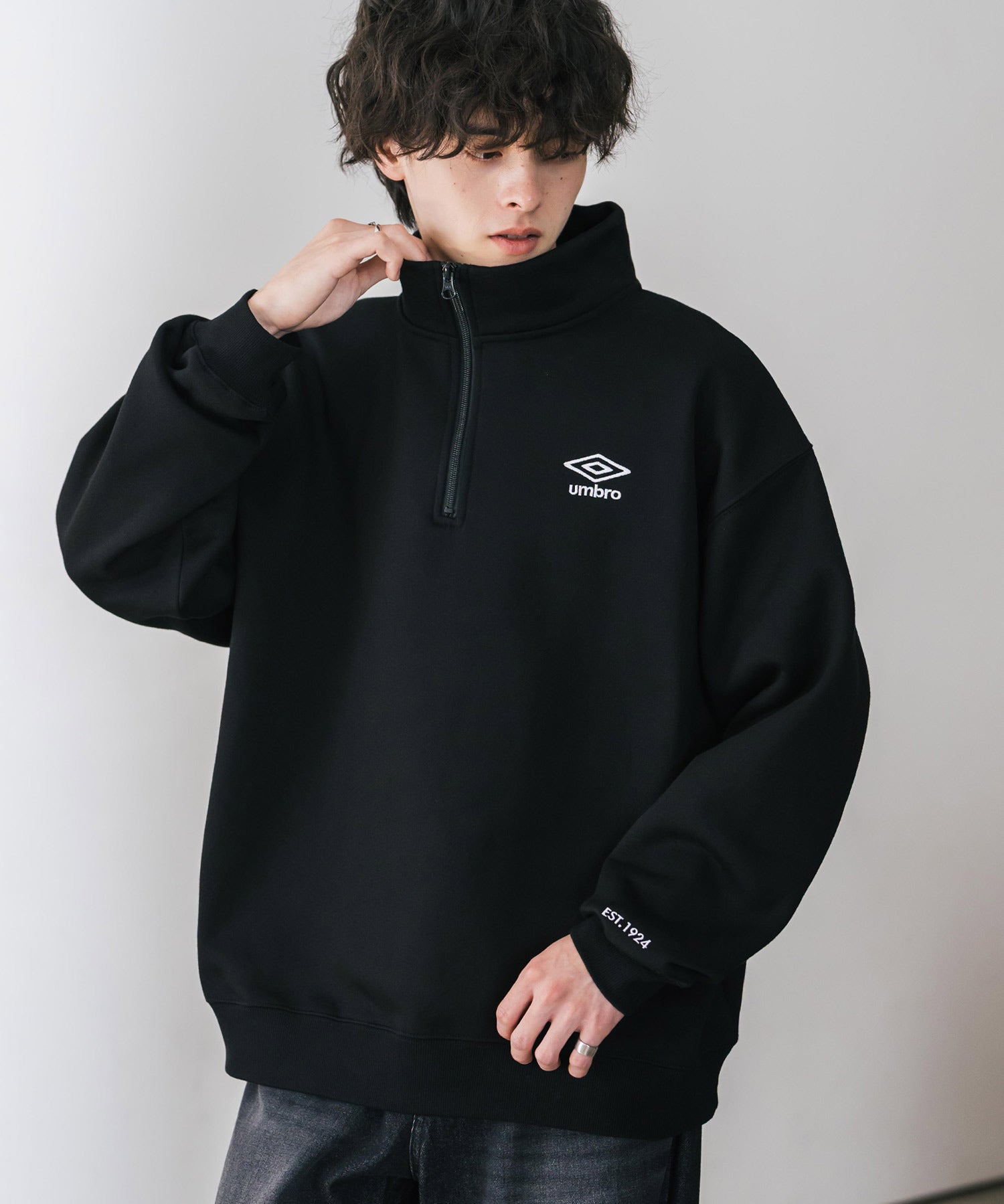 UMBRO アンブロ 別注コラボ オーバーサイズ裏起毛ワンポイントロゴ刺繍ハーフジップ長袖スウェット 16032