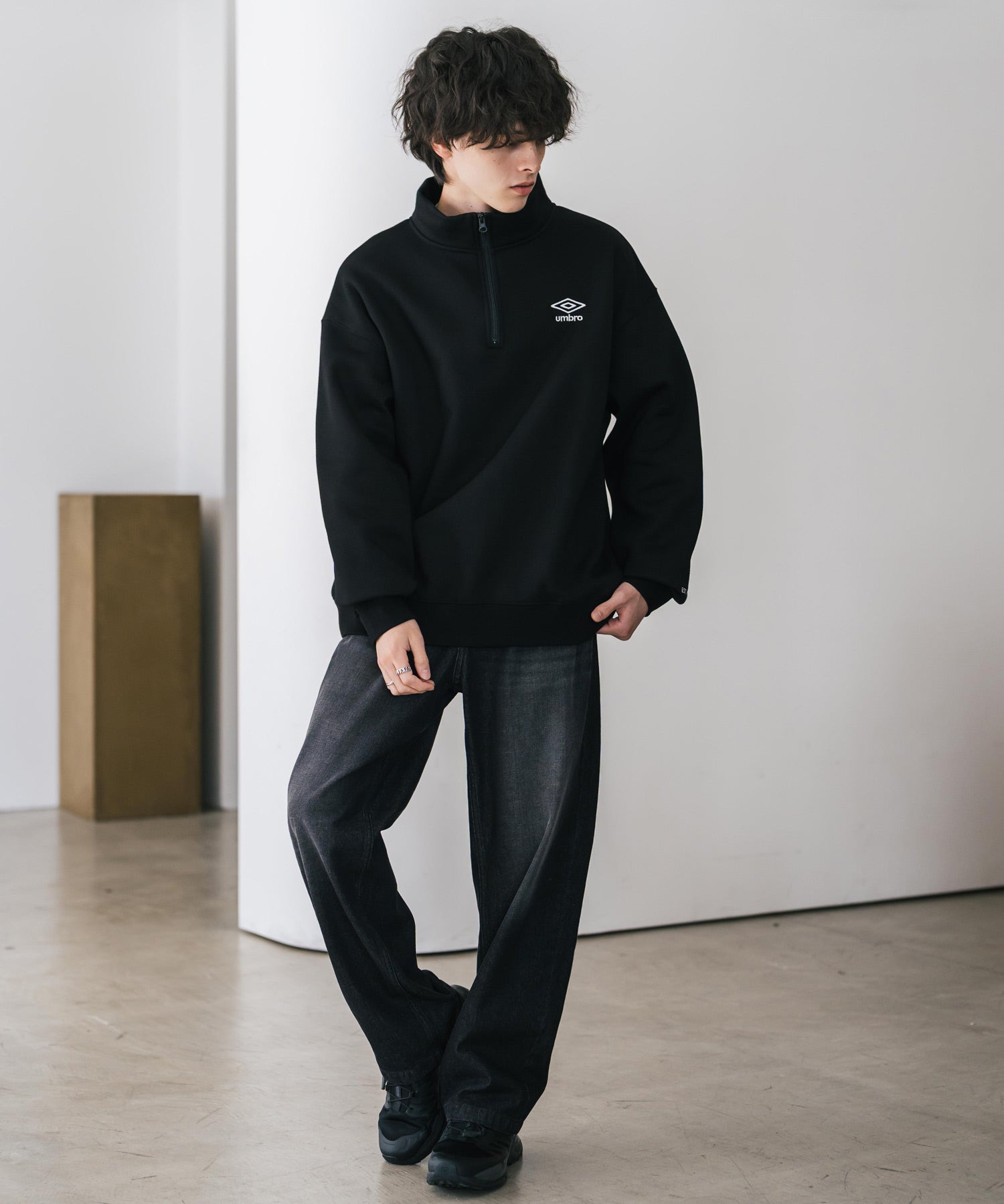 UMBRO アンブロ 別注コラボ オーバーサイズ裏起毛ワンポイントロゴ刺繍ハーフジップ長袖スウェット 16032